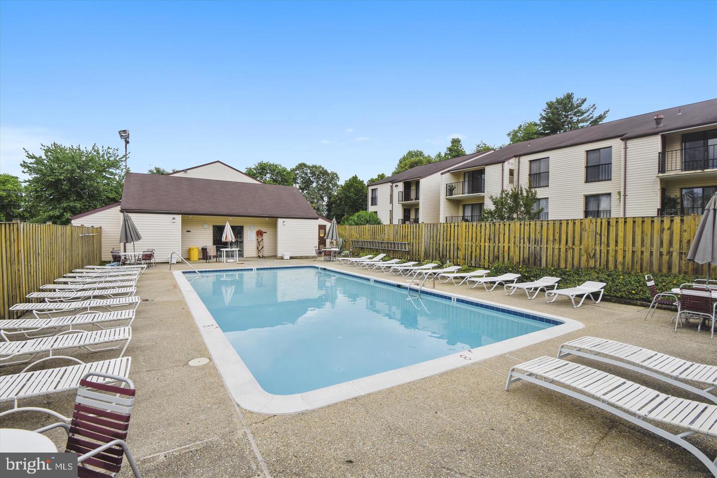 RIVA COMMONS - Residential Lease