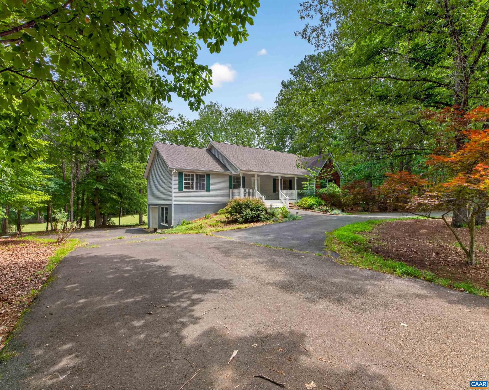 LAKE MONTICELLO - Residential
