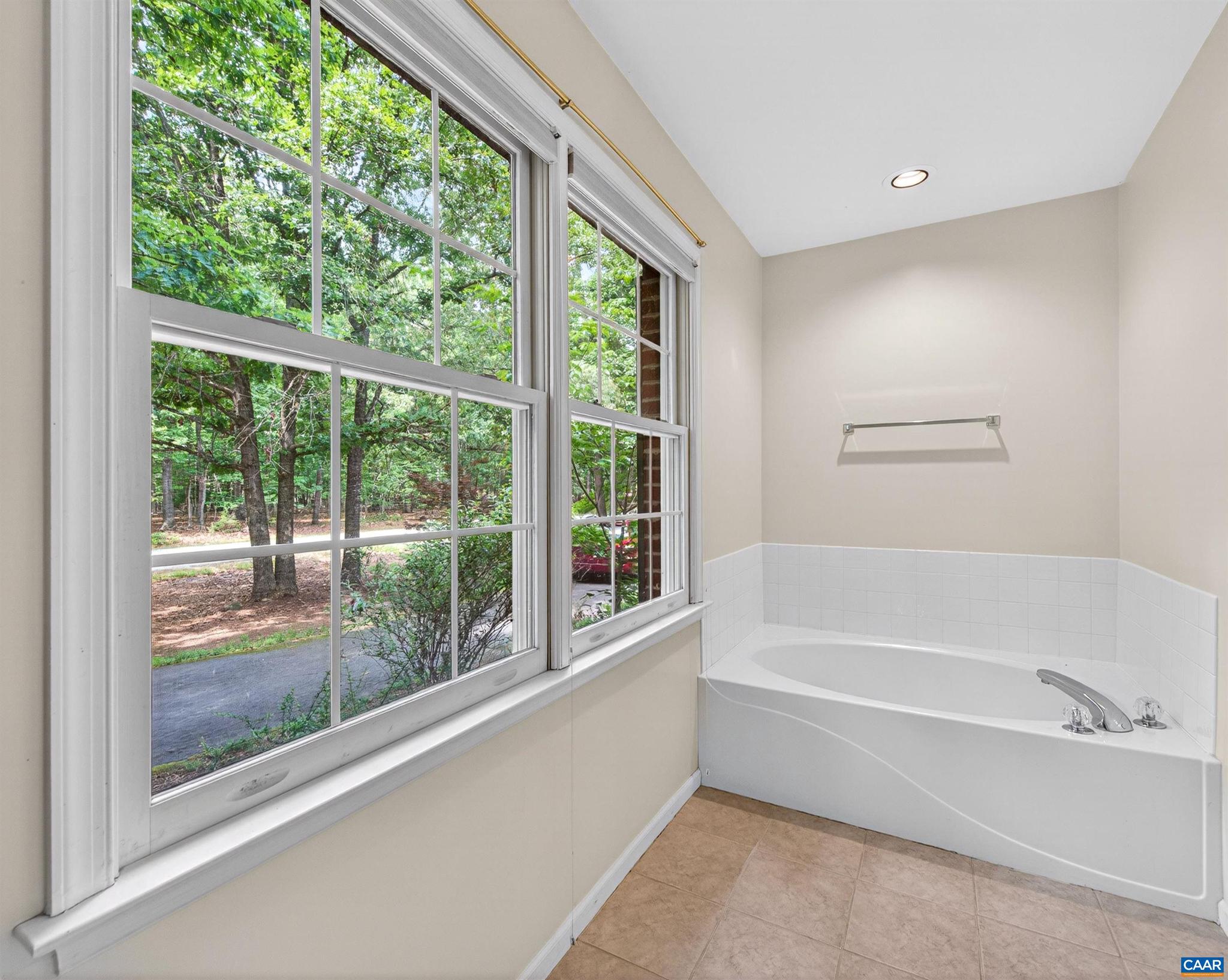 LAKE MONTICELLO - Residential