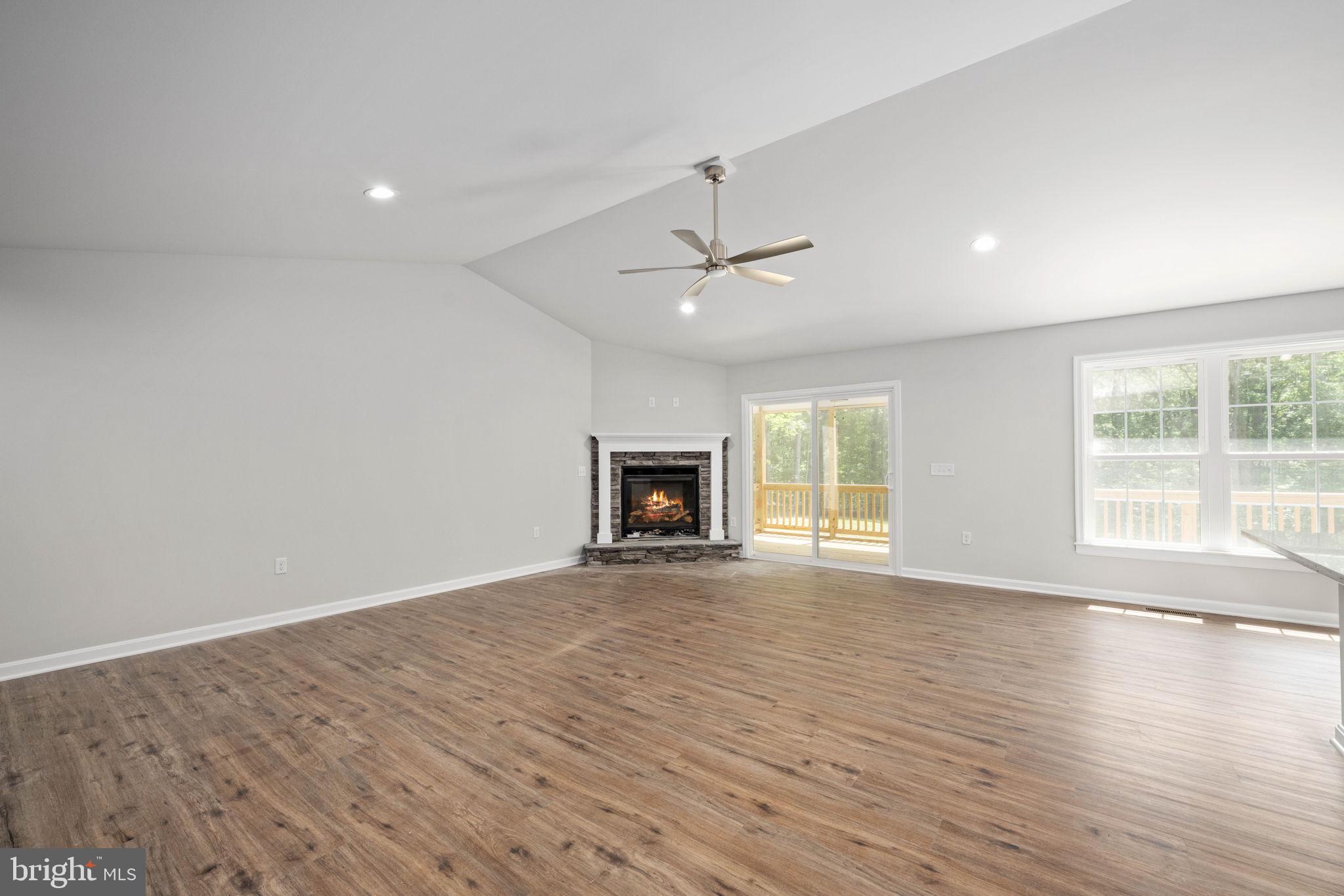 KELLYS LANDING - Residential