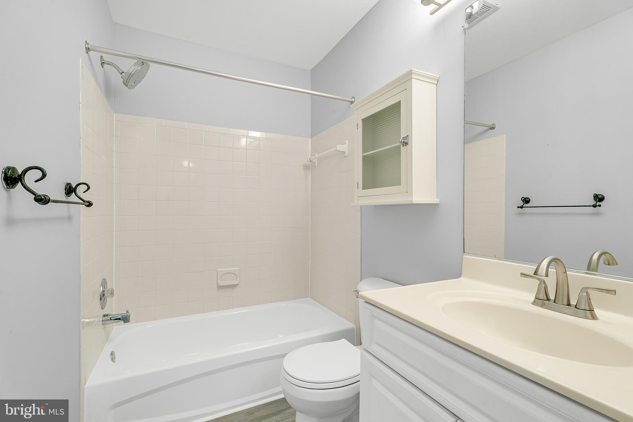 VISTAS AT LAUREL LAKES - Residential