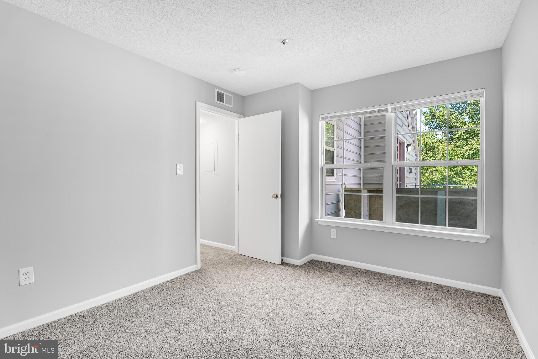 VISTAS AT LAUREL LAKES - Residential