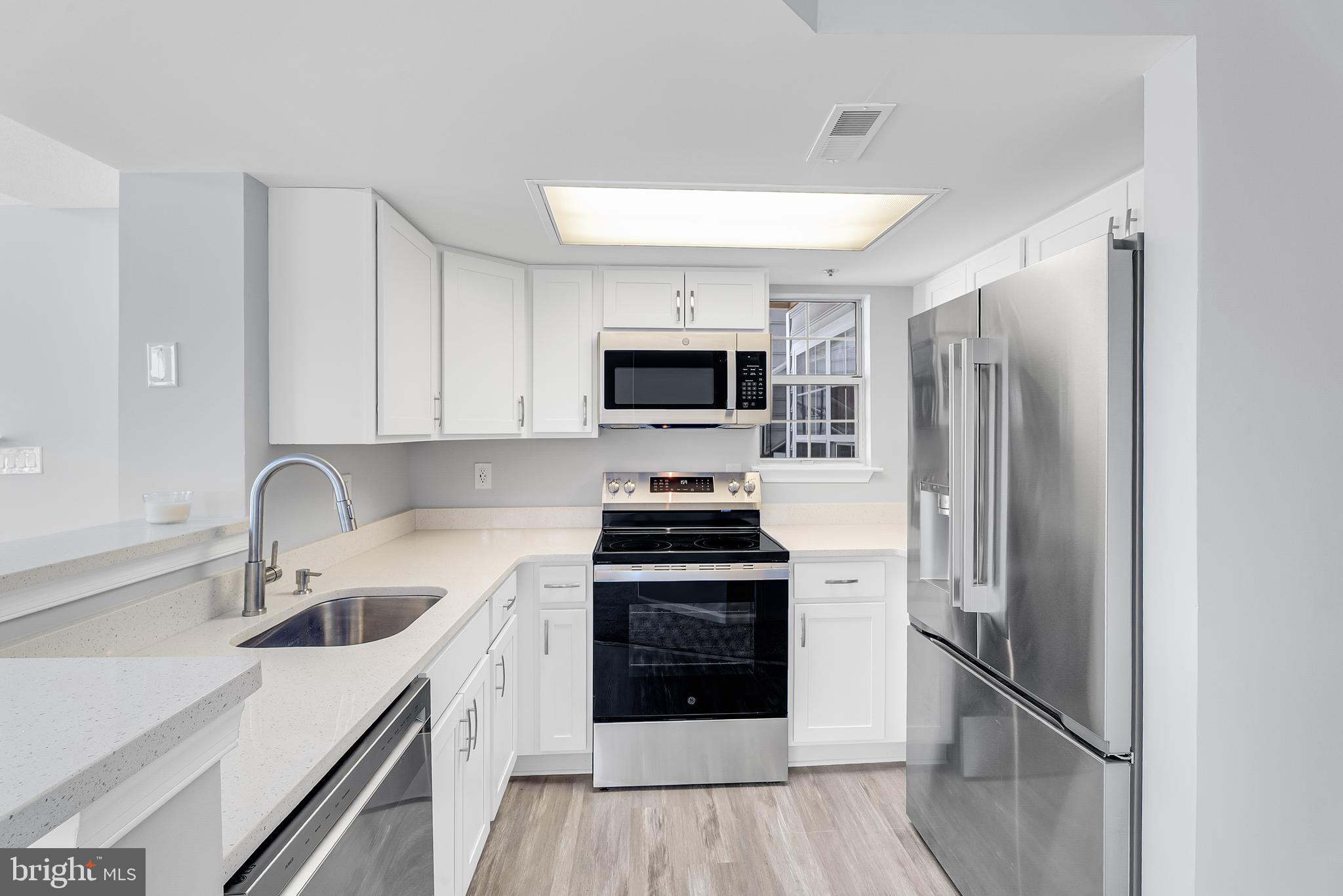 VISTAS AT LAUREL LAKES - Residential