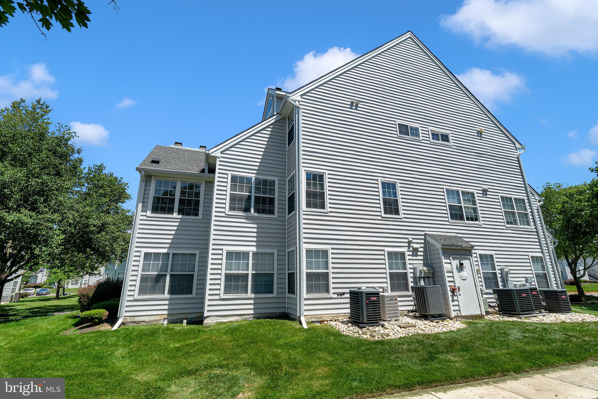 VISTAS AT LAUREL LAKES - Residential
