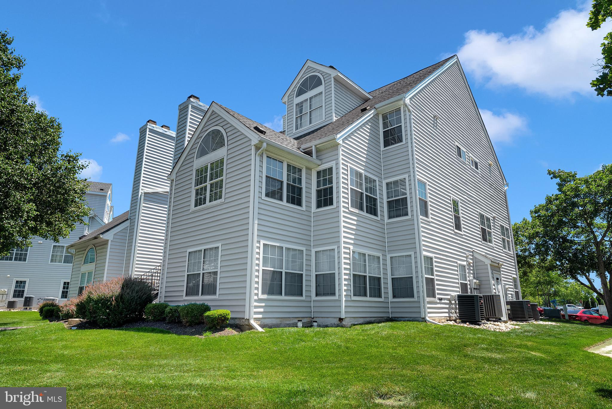 VISTAS AT LAUREL LAKES - Residential