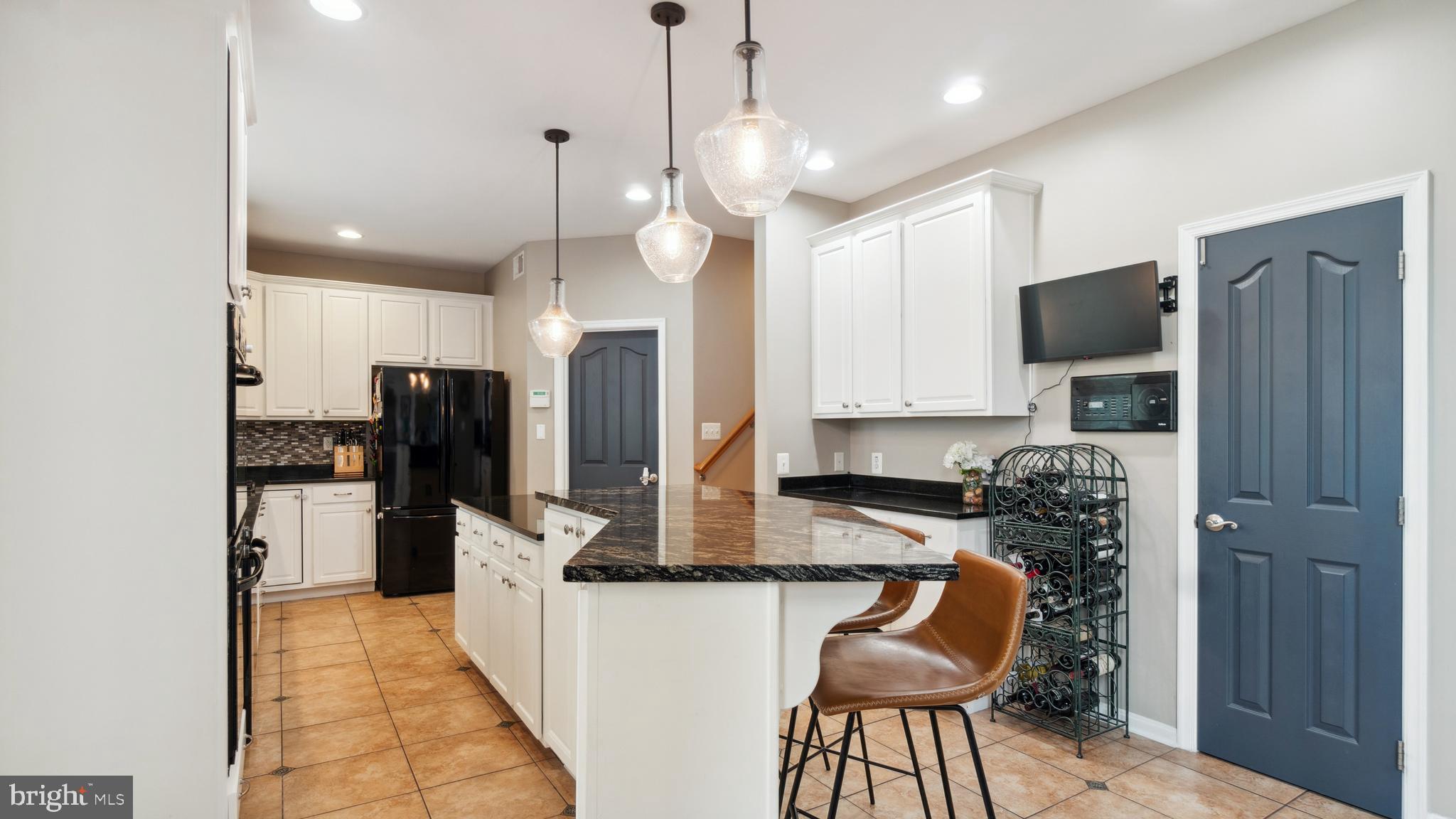 EAST VALLEY OAKS - Residential