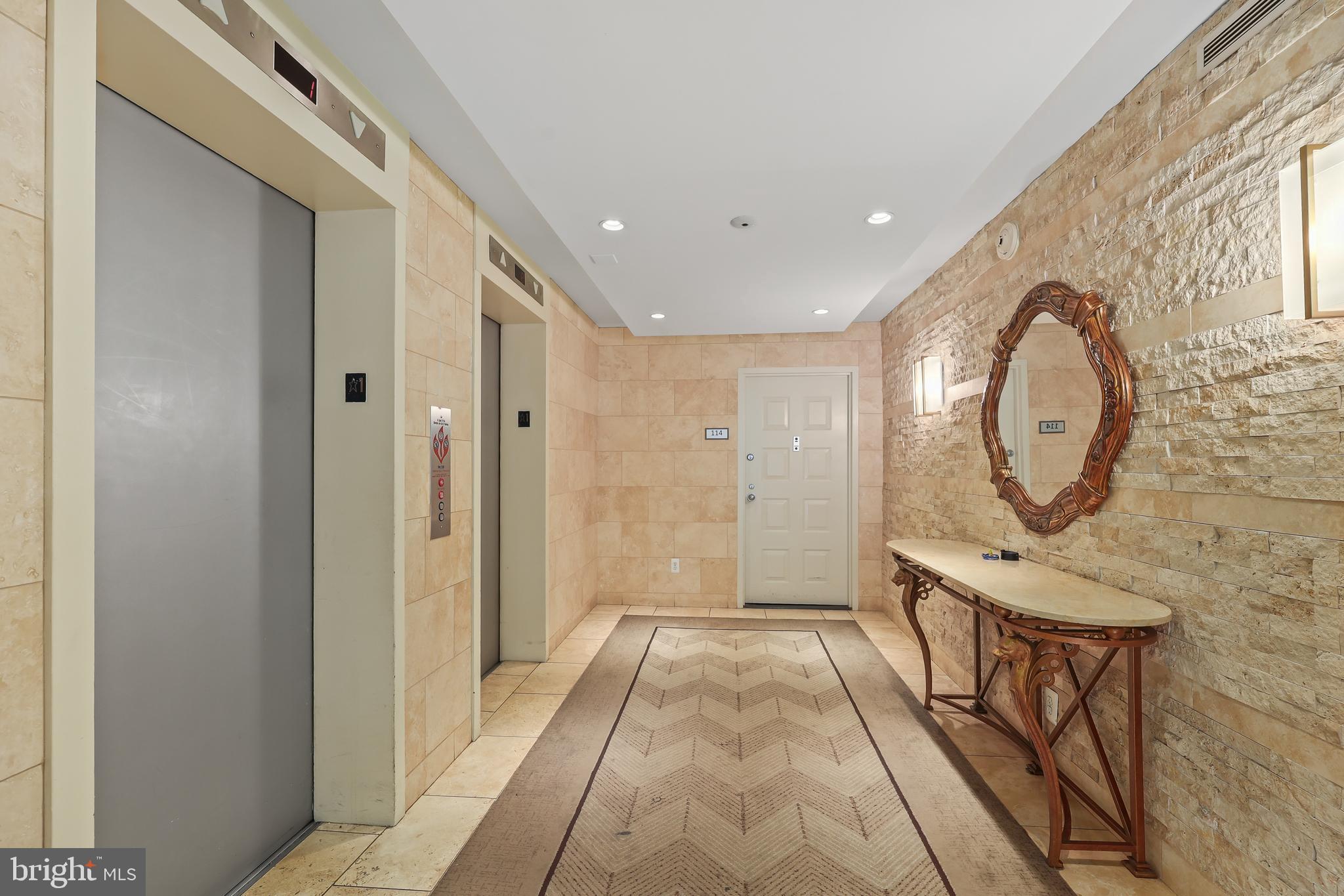 ROTONDA - Residential