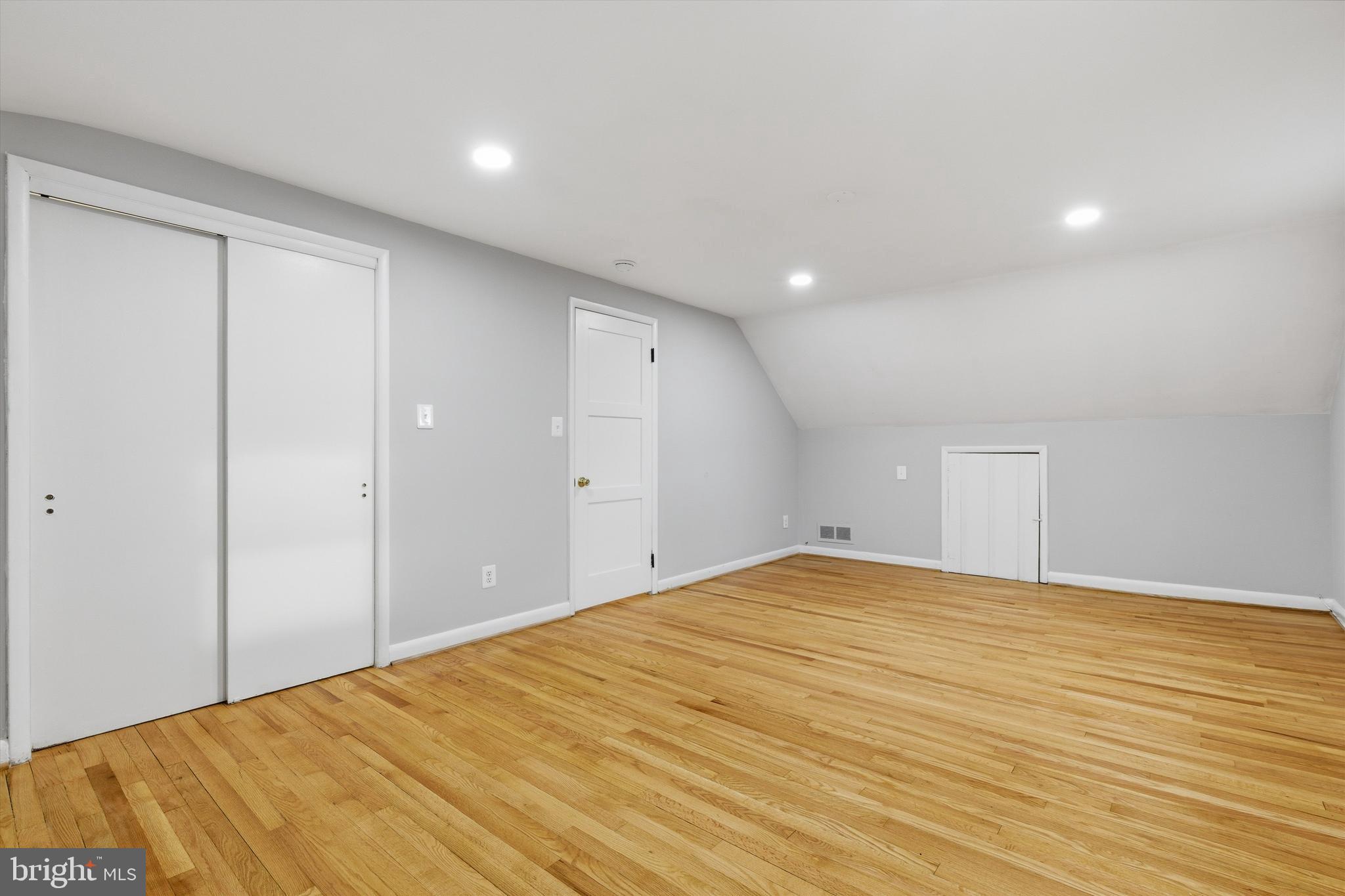 GLENDALE - Residential