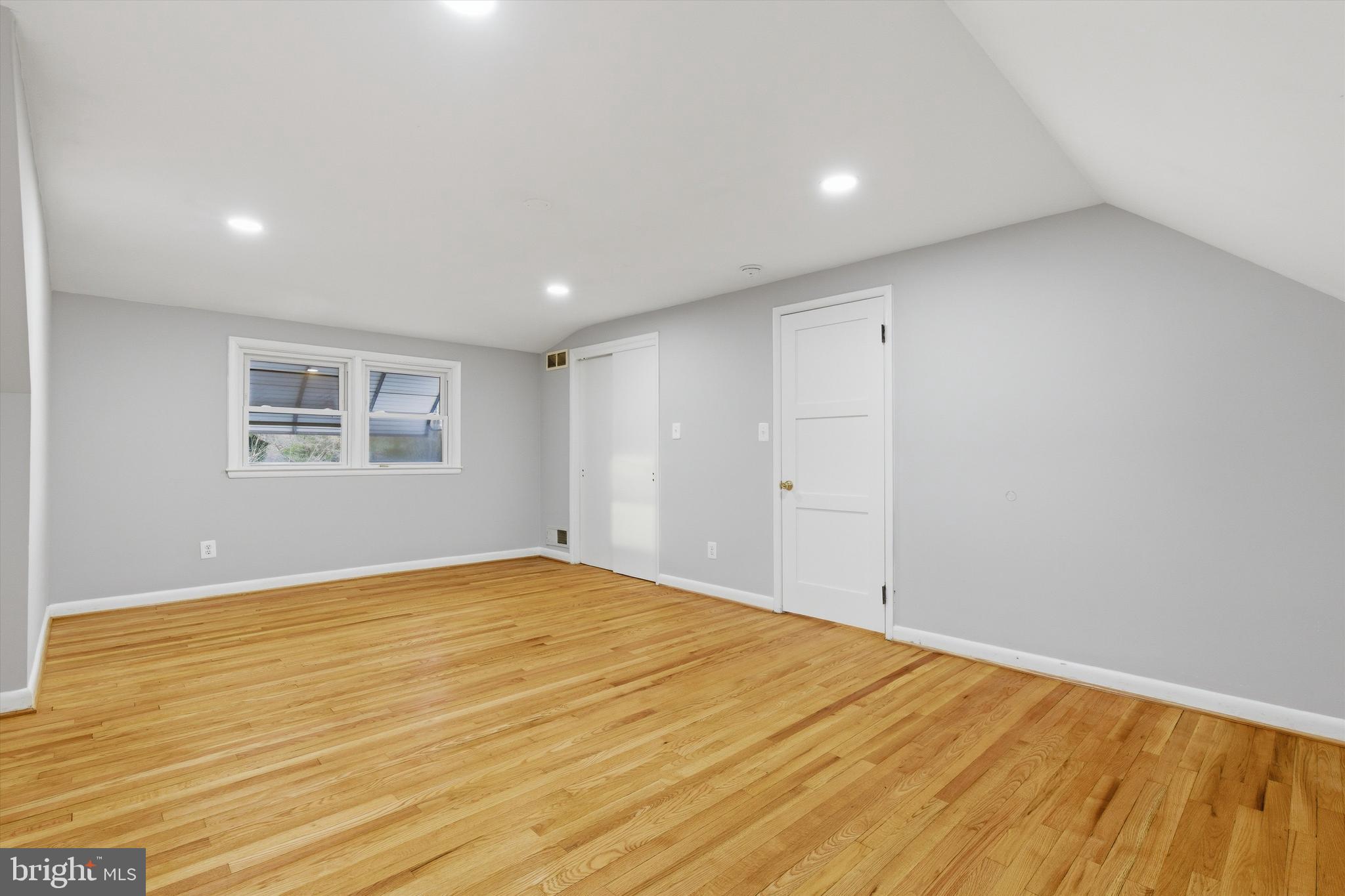 GLENDALE - Residential