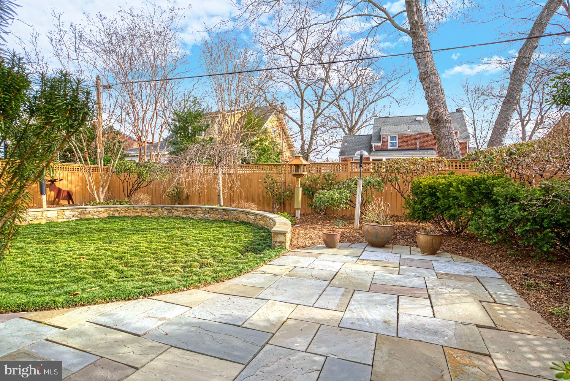 CLARENDON - Residential