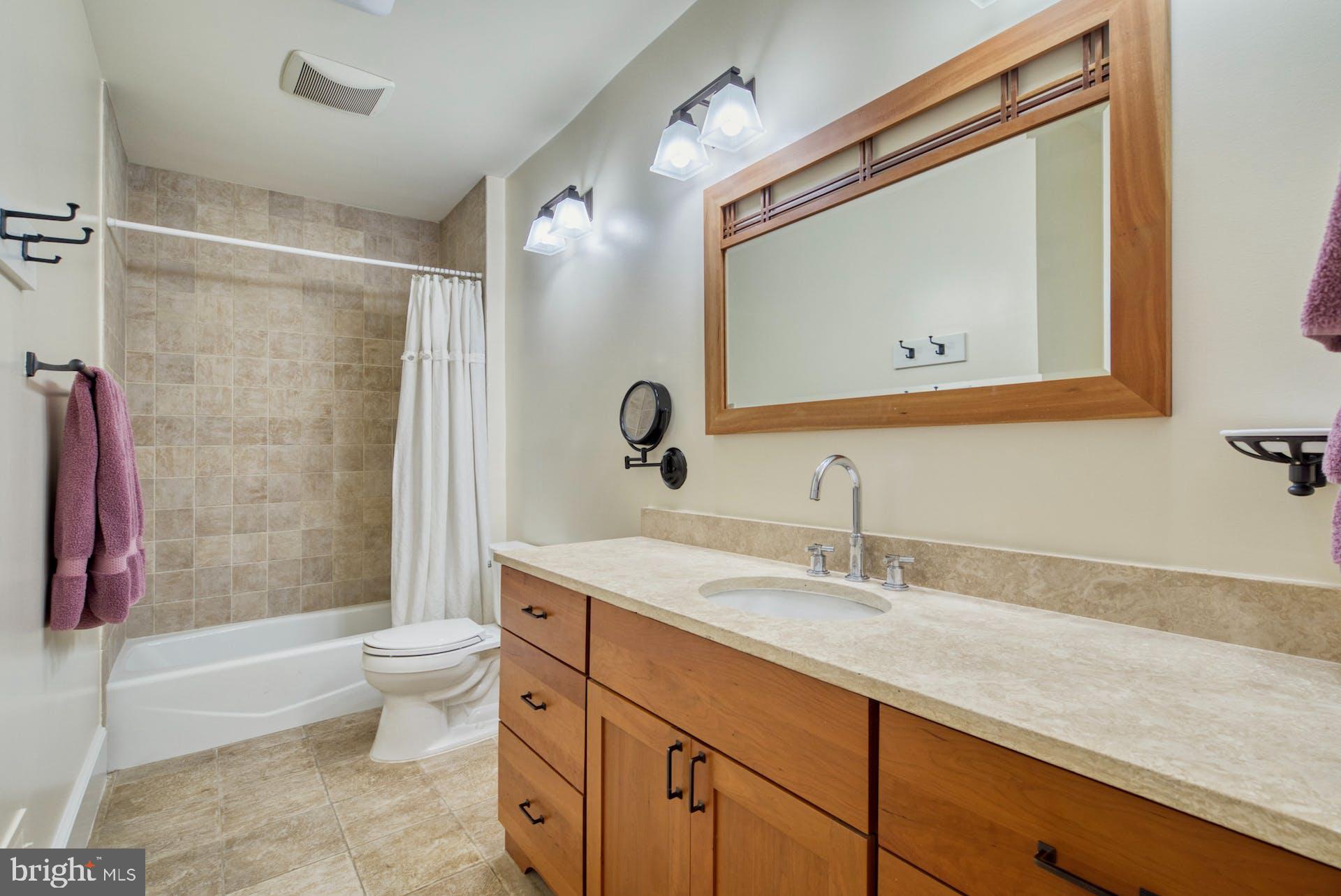CLARENDON - Residential