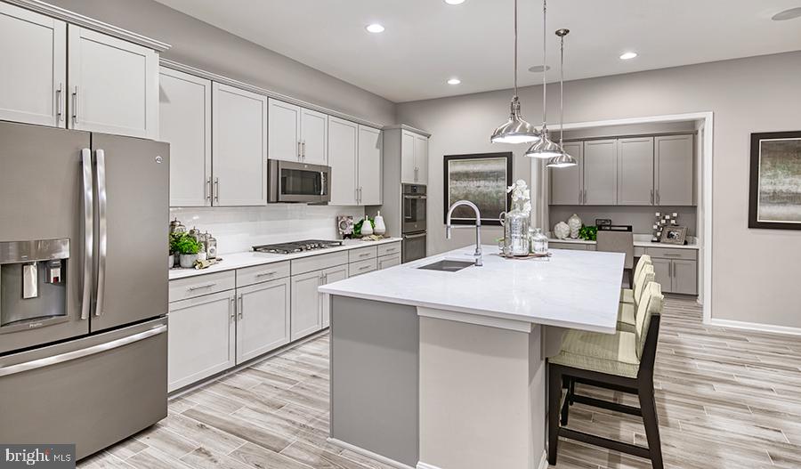 ELMWOOD FARM - Residential