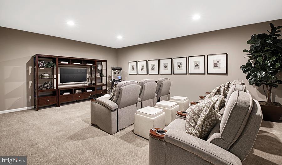 ELMWOOD FARM - Residential