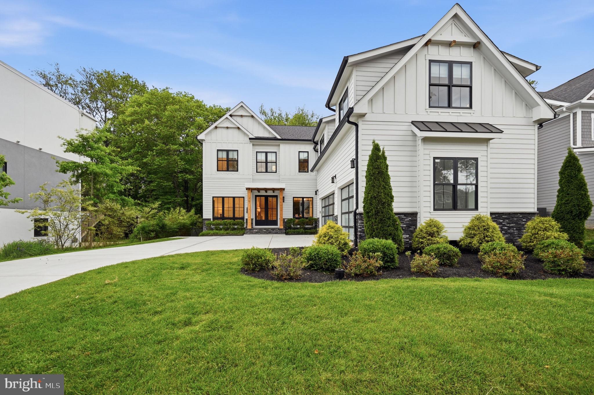 HAMPTONS OF MCLEAN - Residential