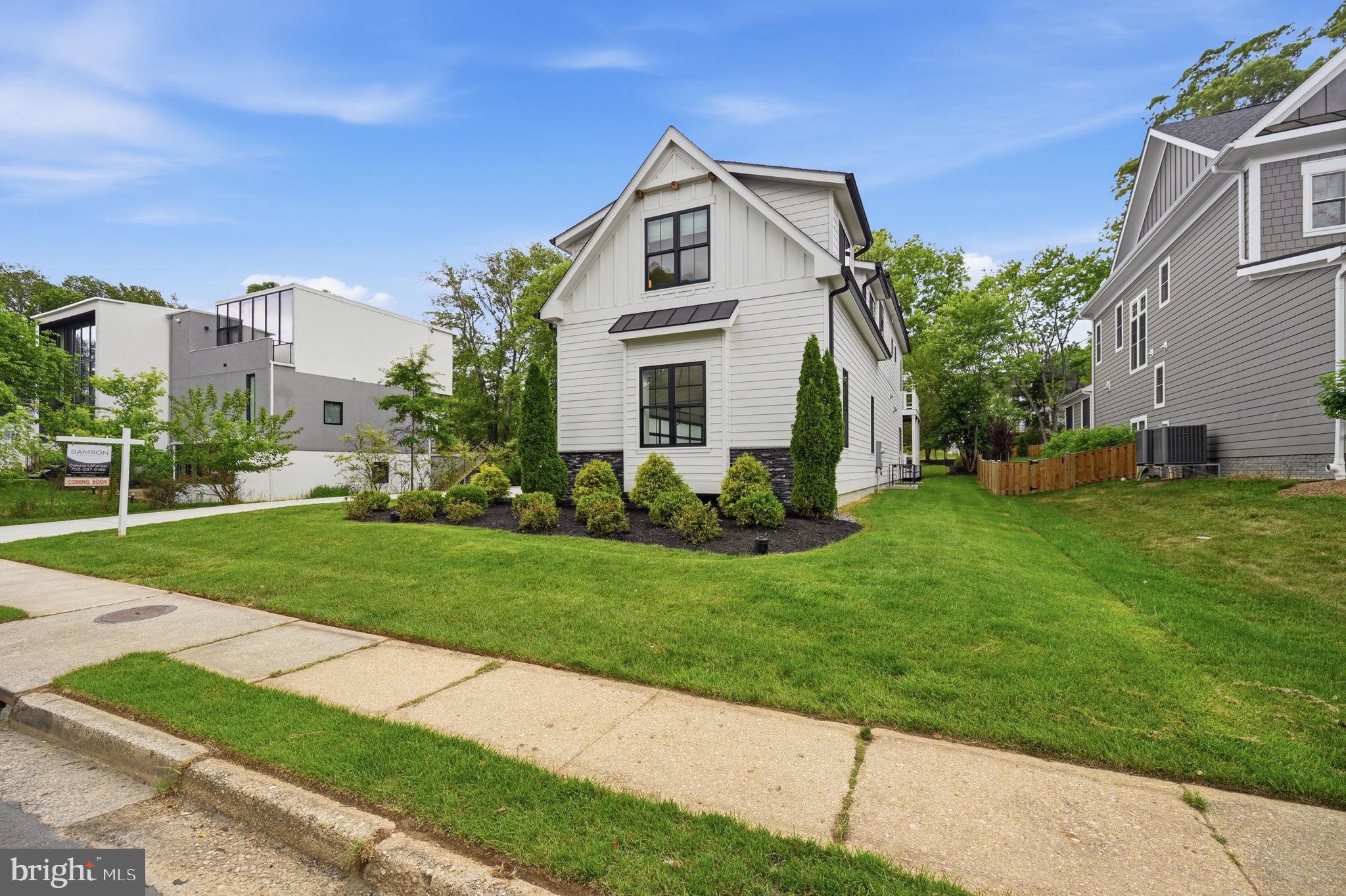 HAMPTONS OF MCLEAN - Residential