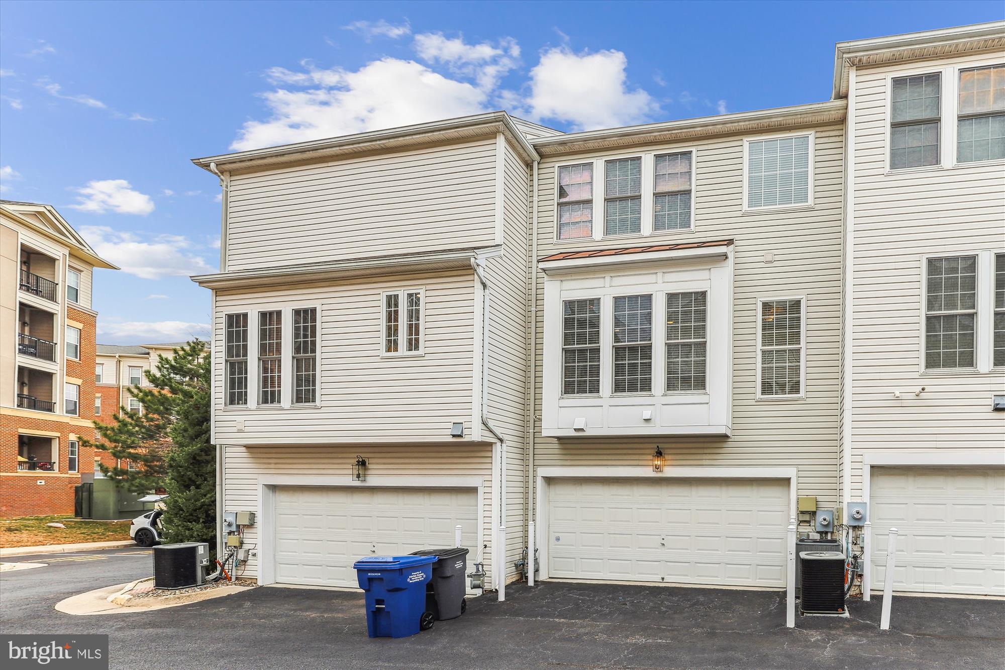 PAVILIONS AT HUNTINGTON - Residential