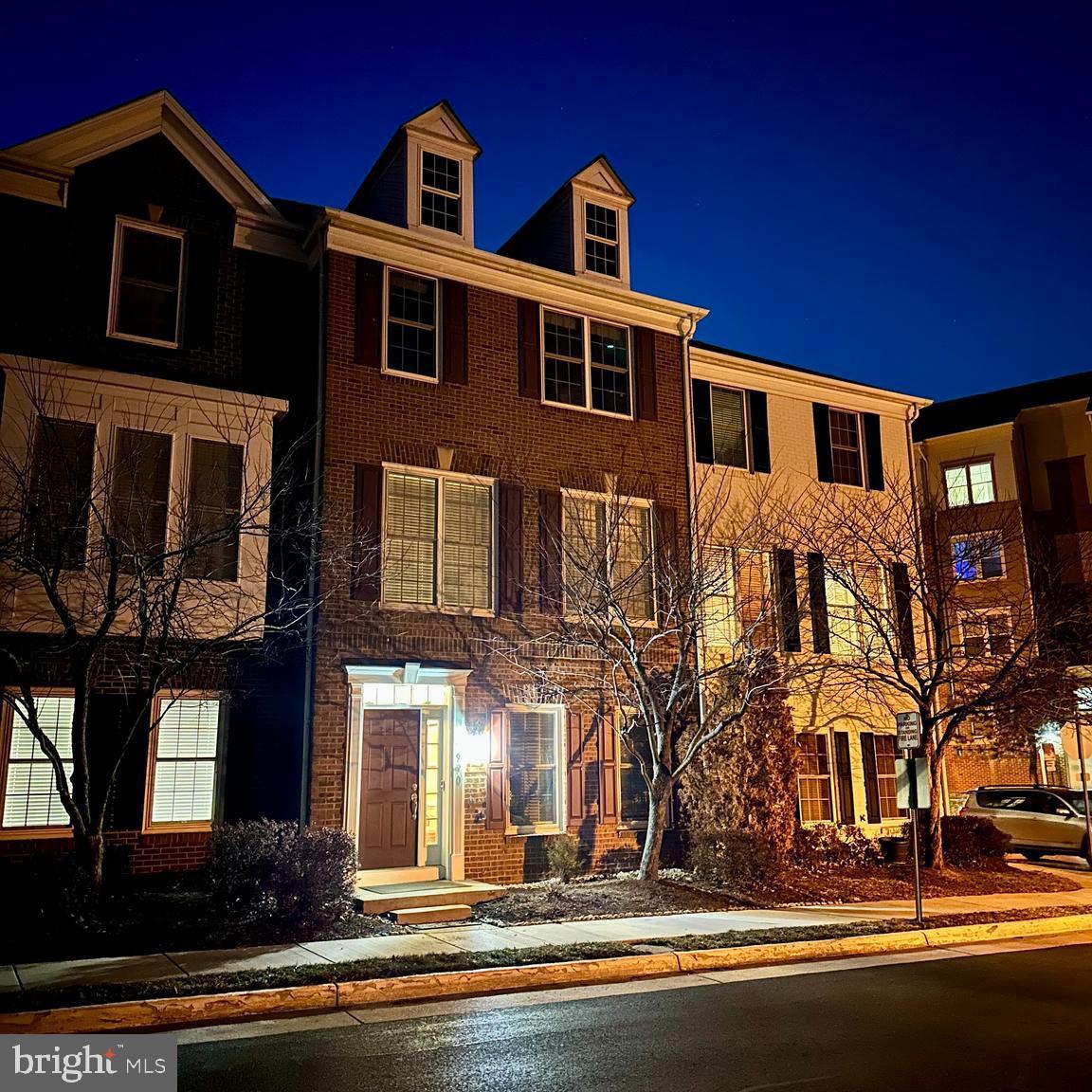 PAVILIONS AT HUNTINGTON - Residential