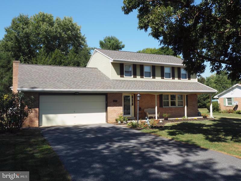 Lovely 4BR 3.5BA home close to major roads. Great for entertaining in your living room, great room with propane fireplace, terrific sunroom or finished basement. Many upgrades but the highlight is the gorgeous kitchen which is open to the sunroom. Replacement windows, new paint and carpet and remodeled lovely master bath are just the beginning.