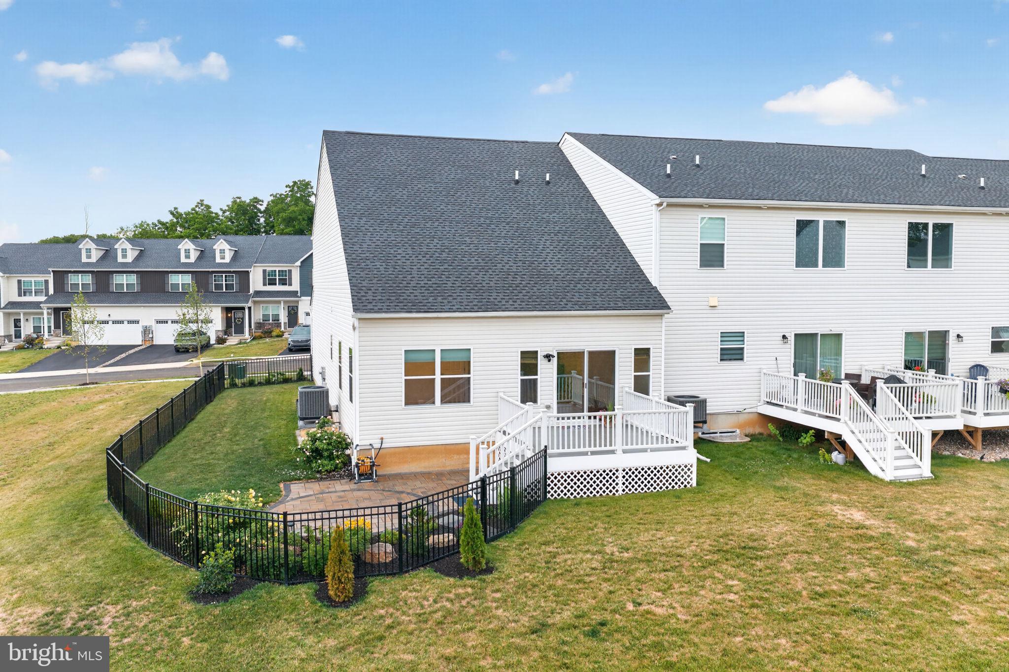 WOLF'S RUN - Residential