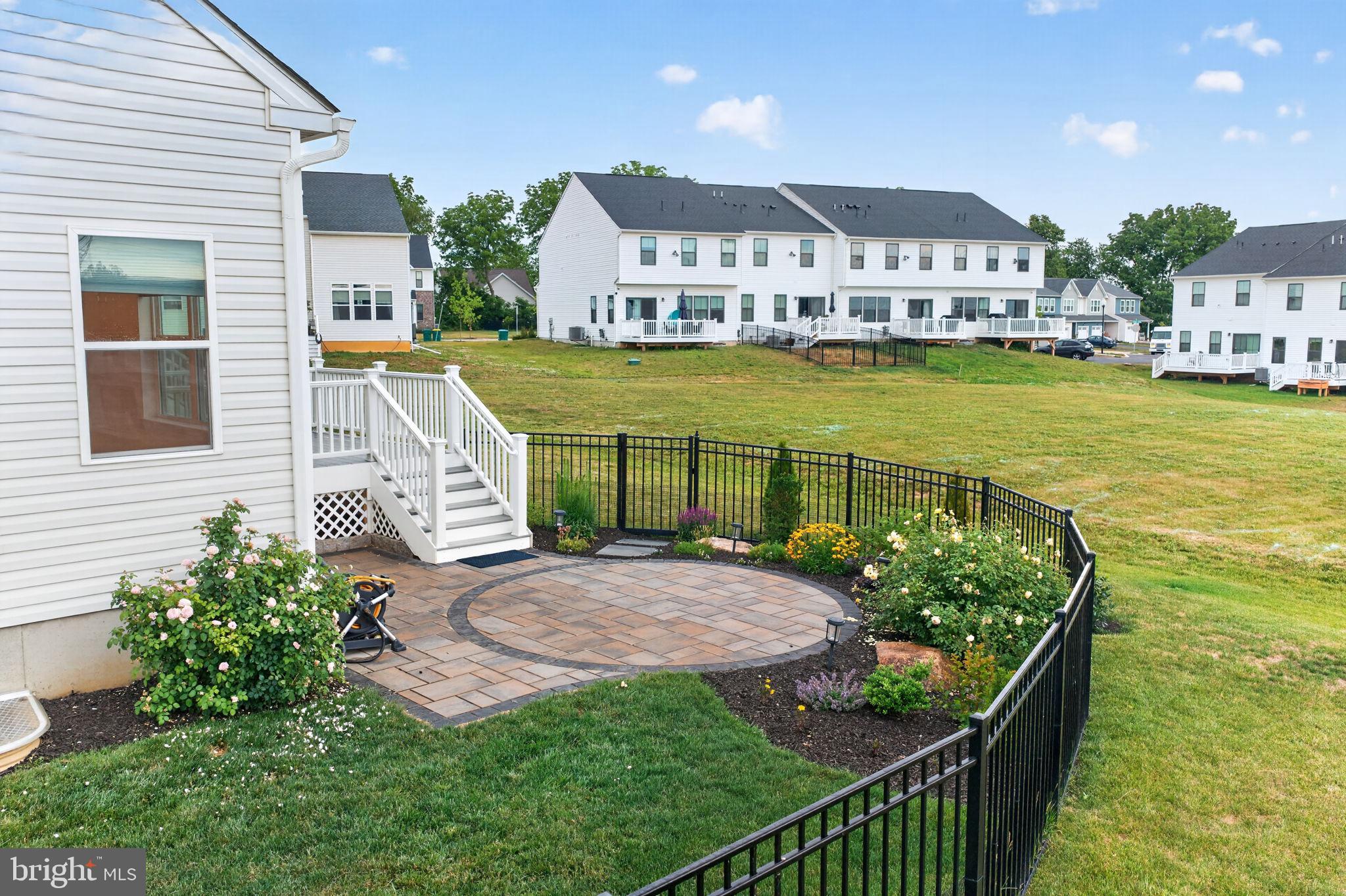 WOLF'S RUN - Residential