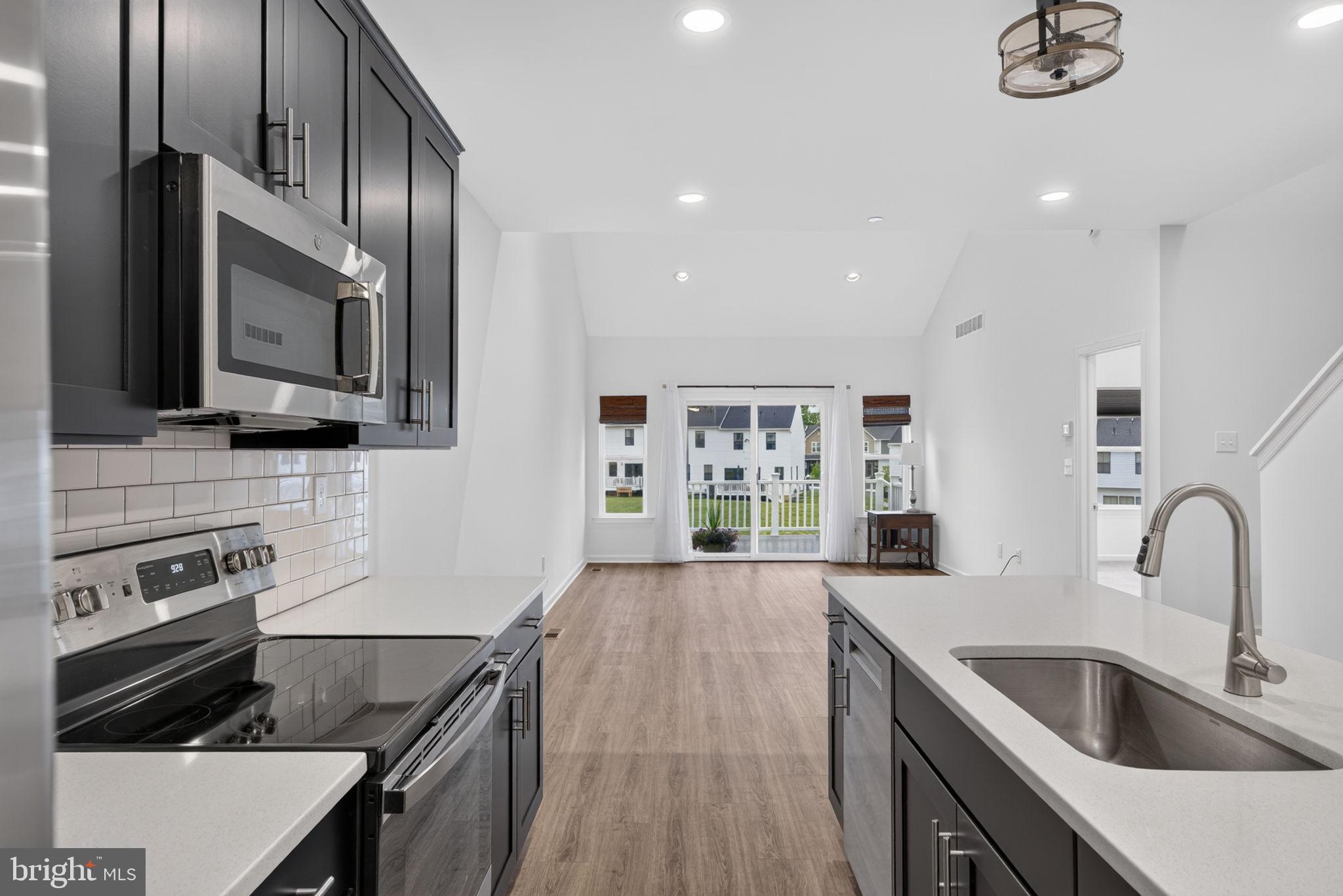 WOLF'S RUN - Residential