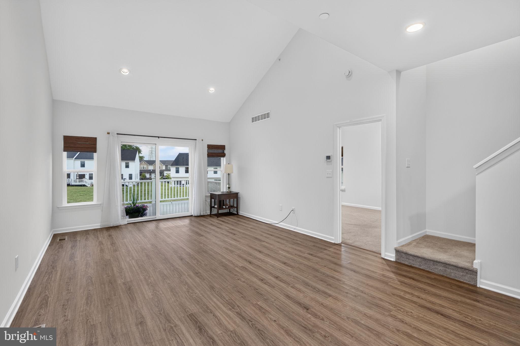 WOLF'S RUN - Residential