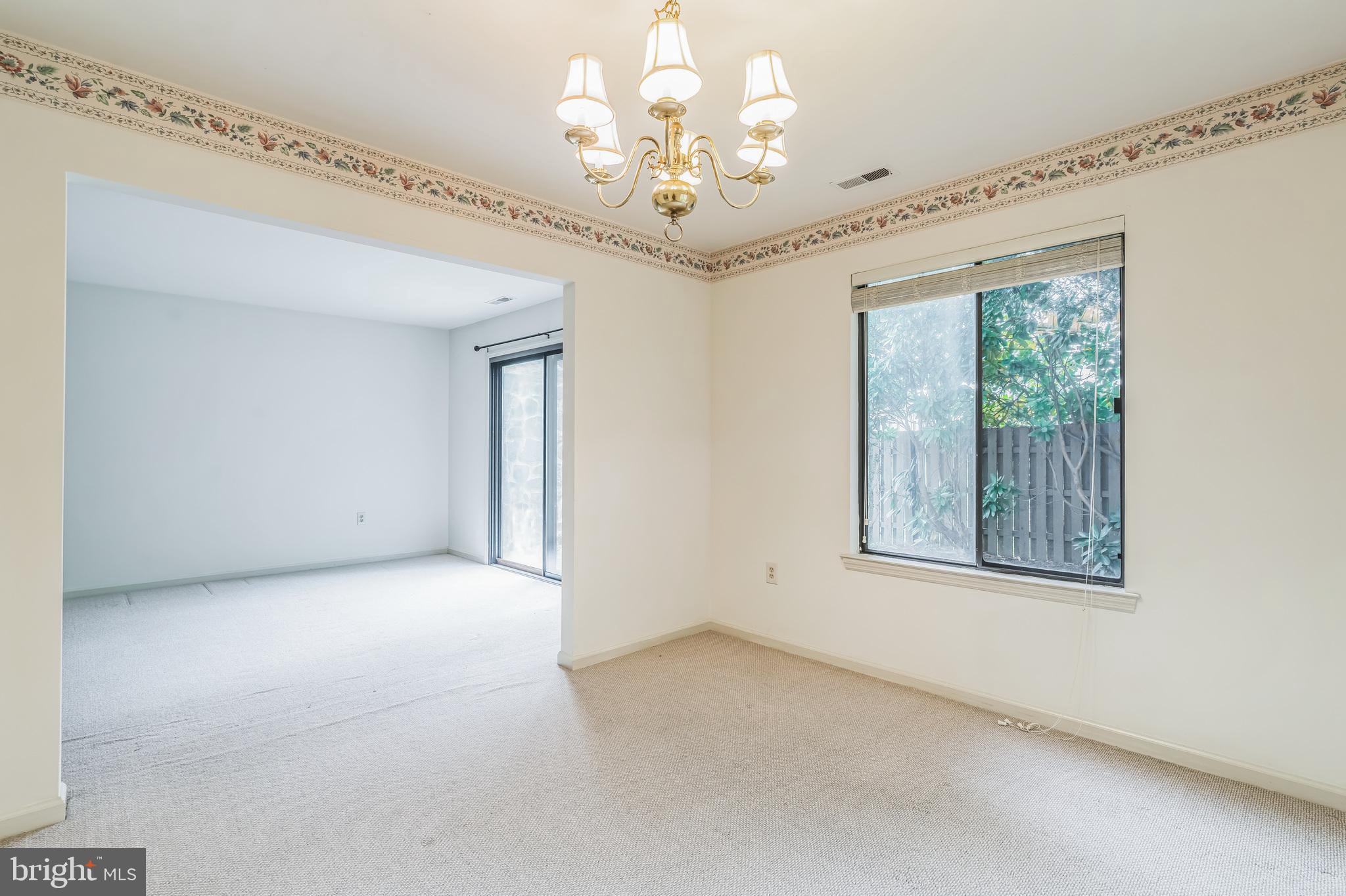 PINE CREST - Residential