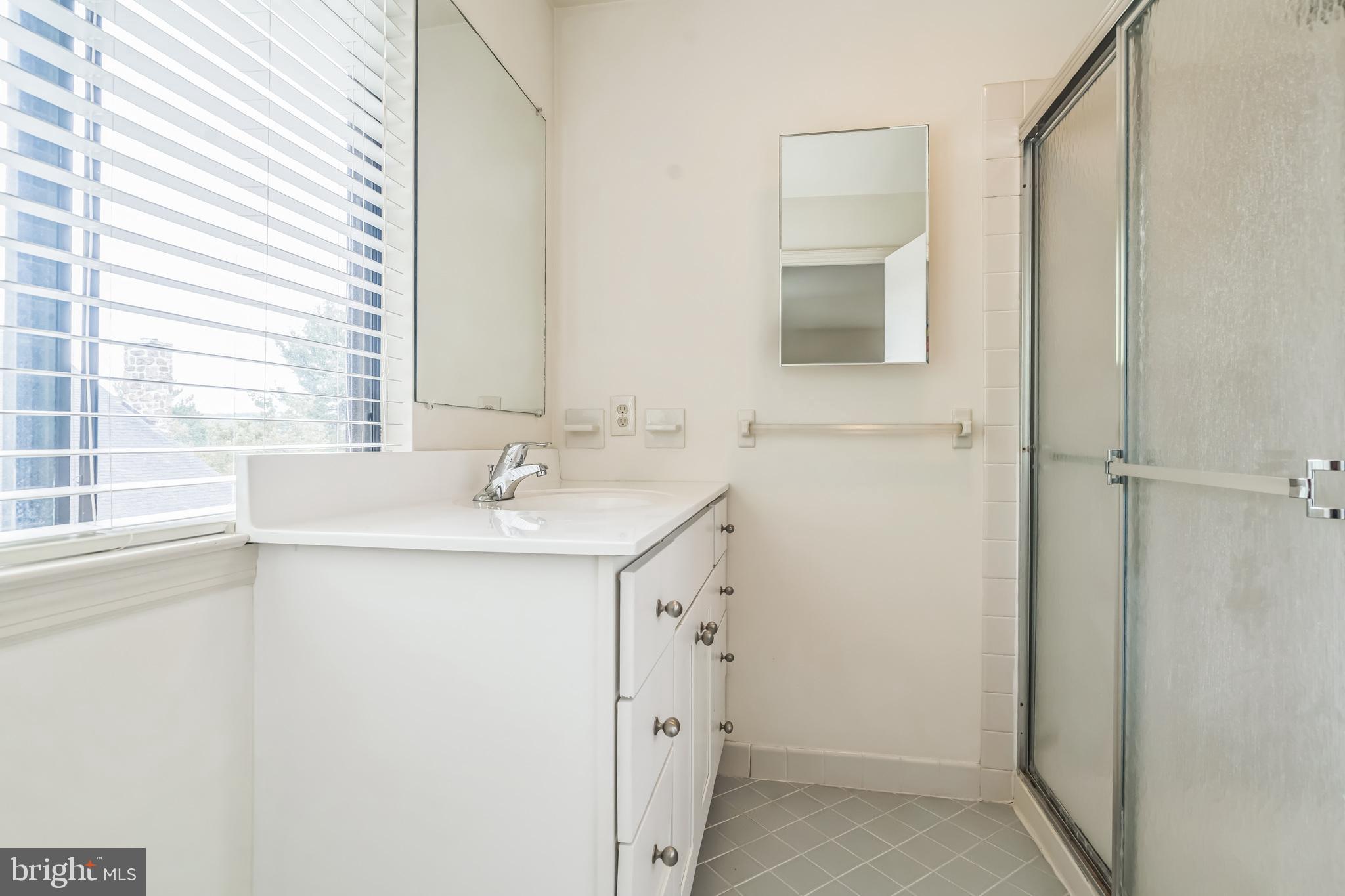 PINE CREST - Residential