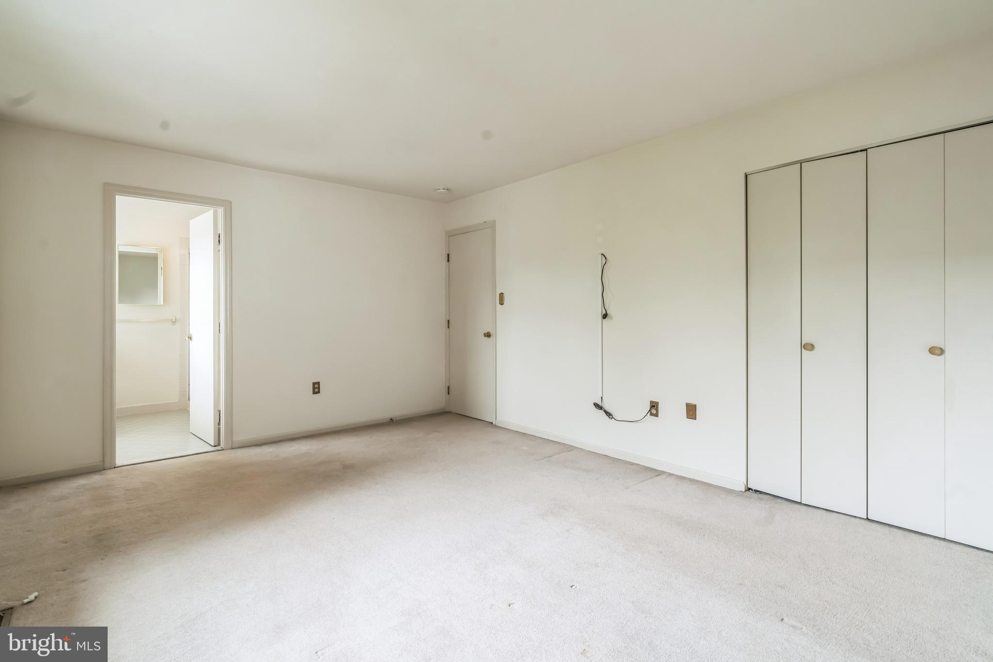 PINE CREST - Residential