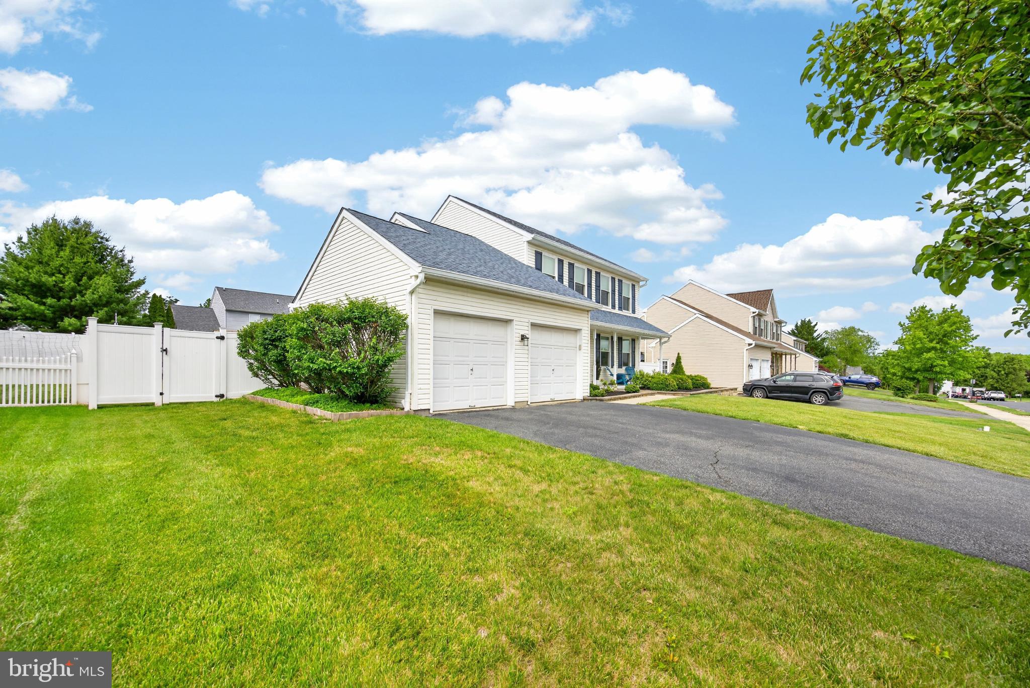 WILLOW WOODS - Residential