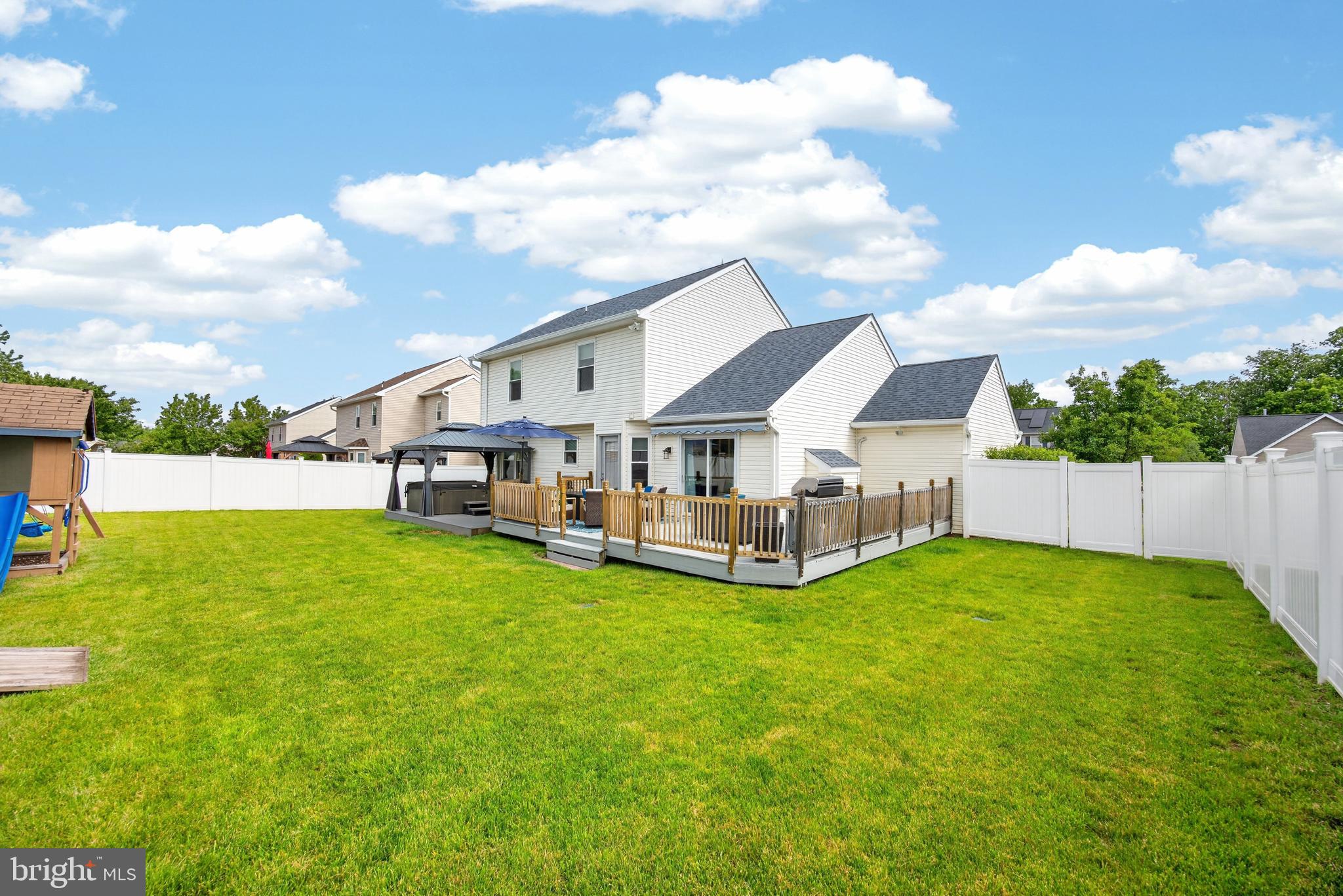 WILLOW WOODS - Residential