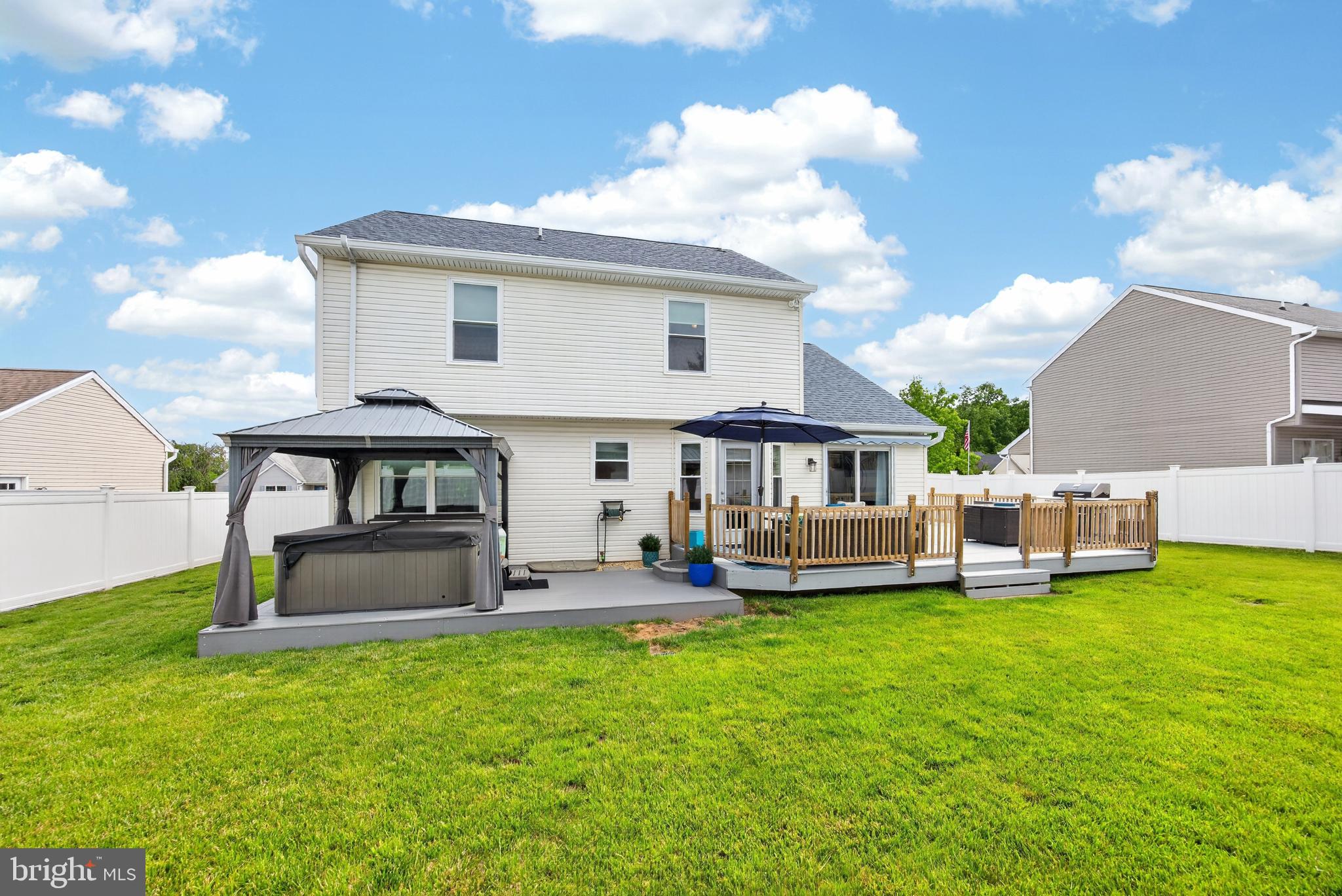 WILLOW WOODS - Residential