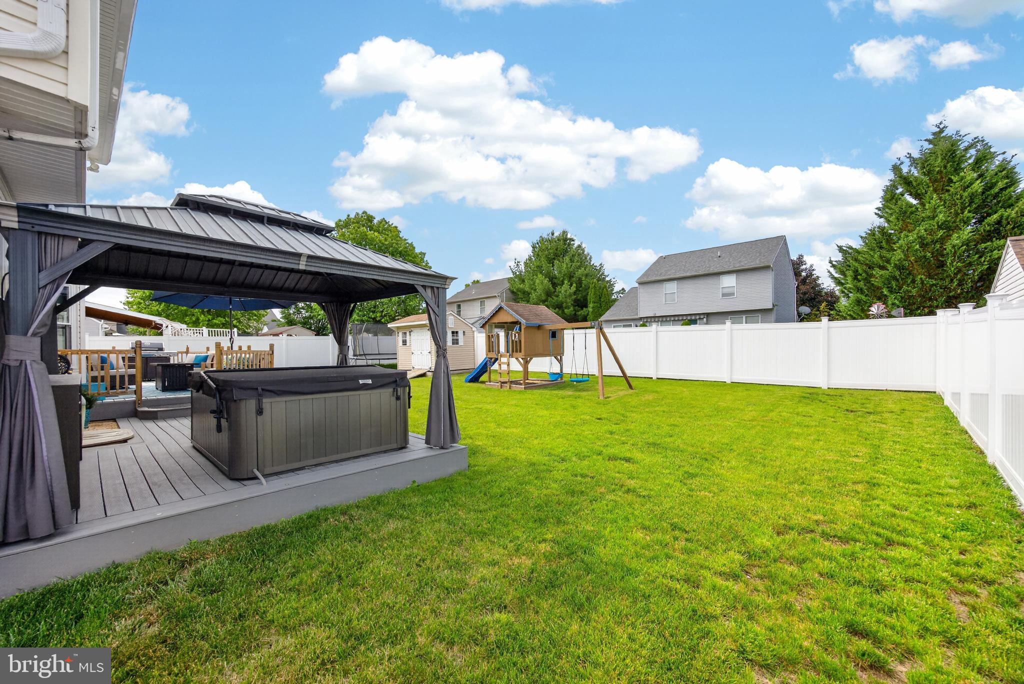 WILLOW WOODS - Residential