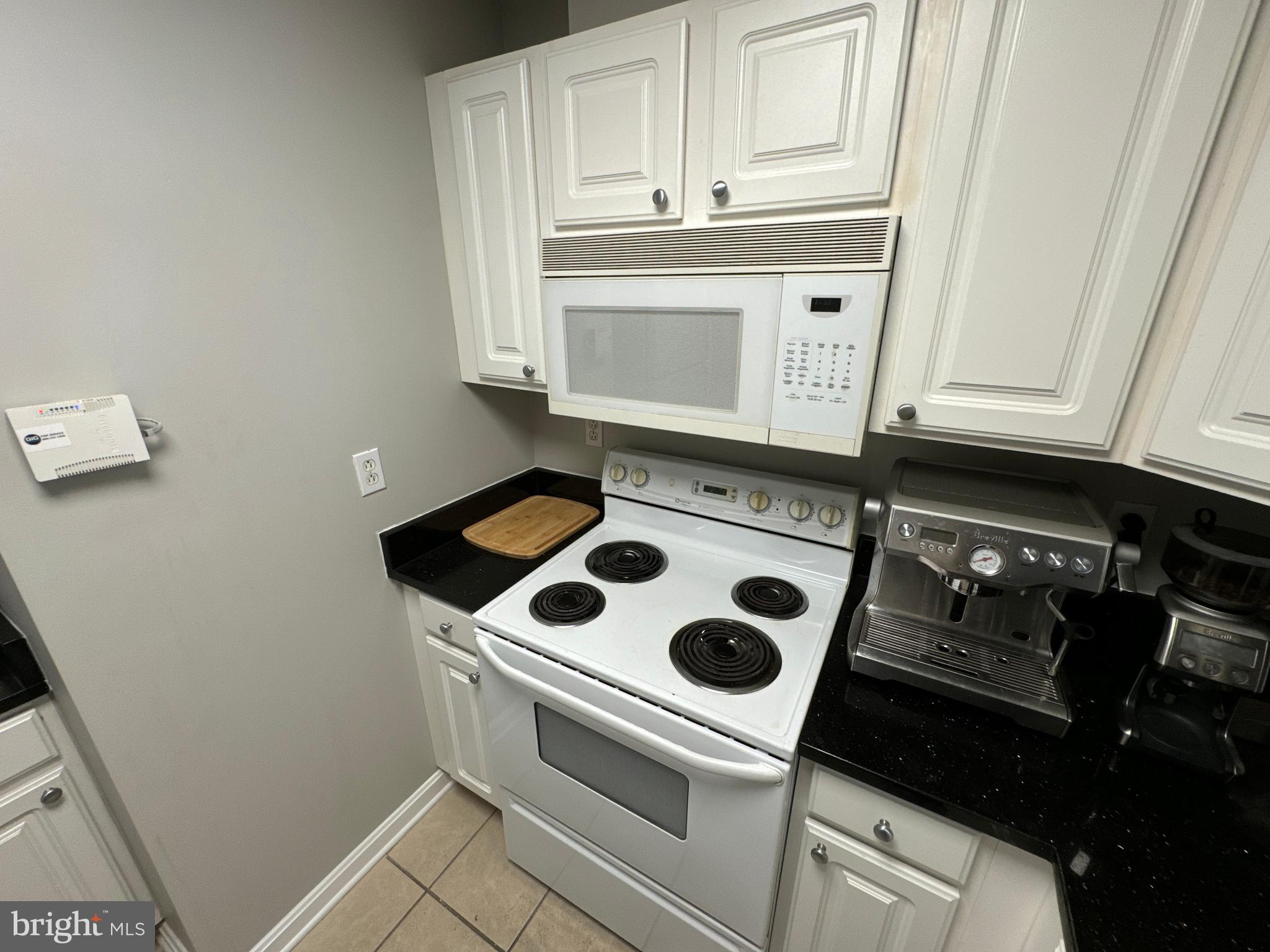 PIERSIDE AT HARBORVIEW - Residential Lease