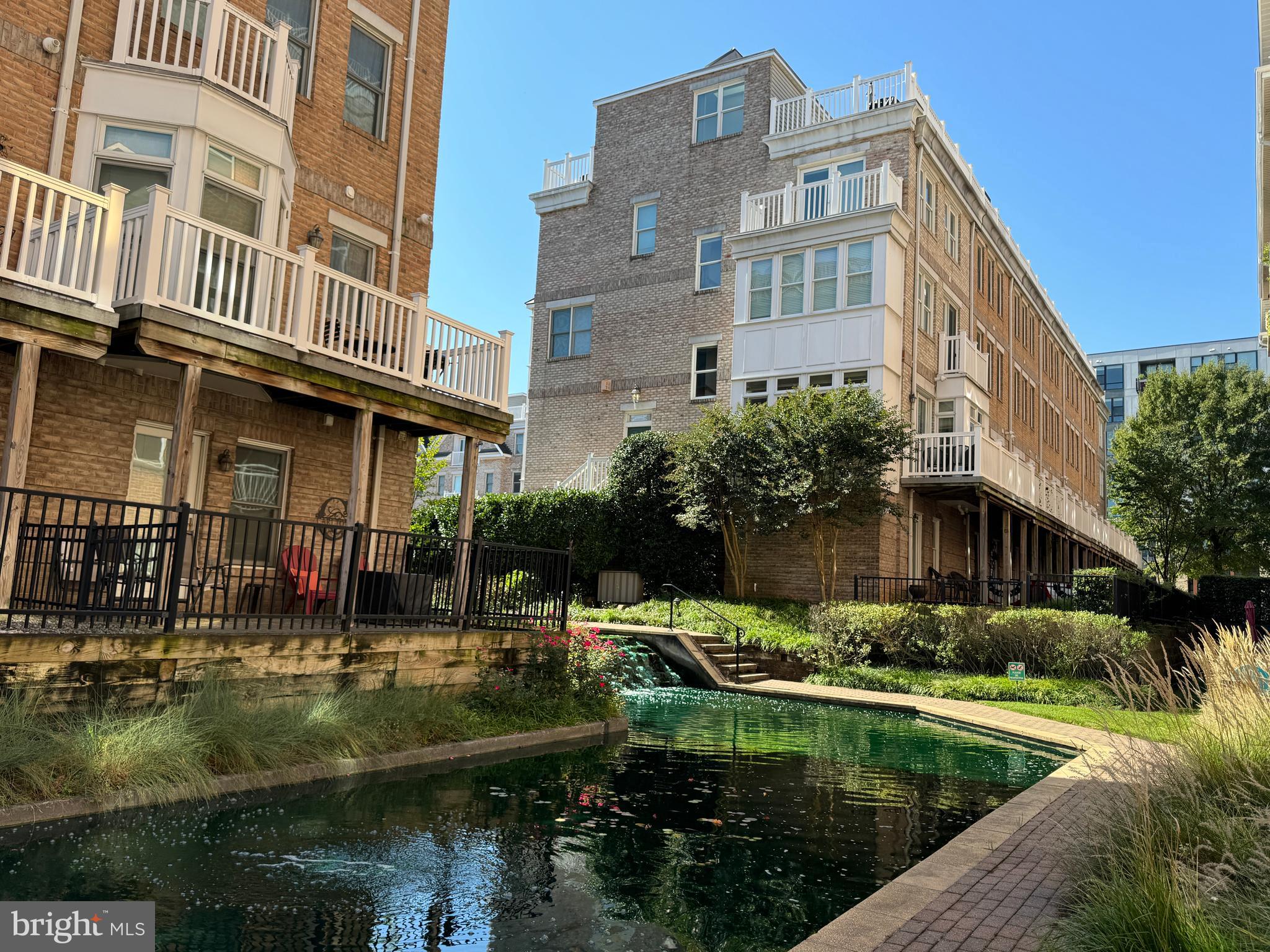 PIERSIDE AT HARBORVIEW - Residential Lease