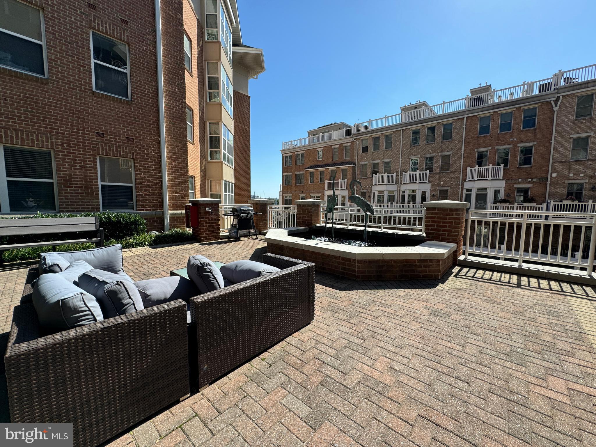 PIERSIDE AT HARBORVIEW - Residential Lease