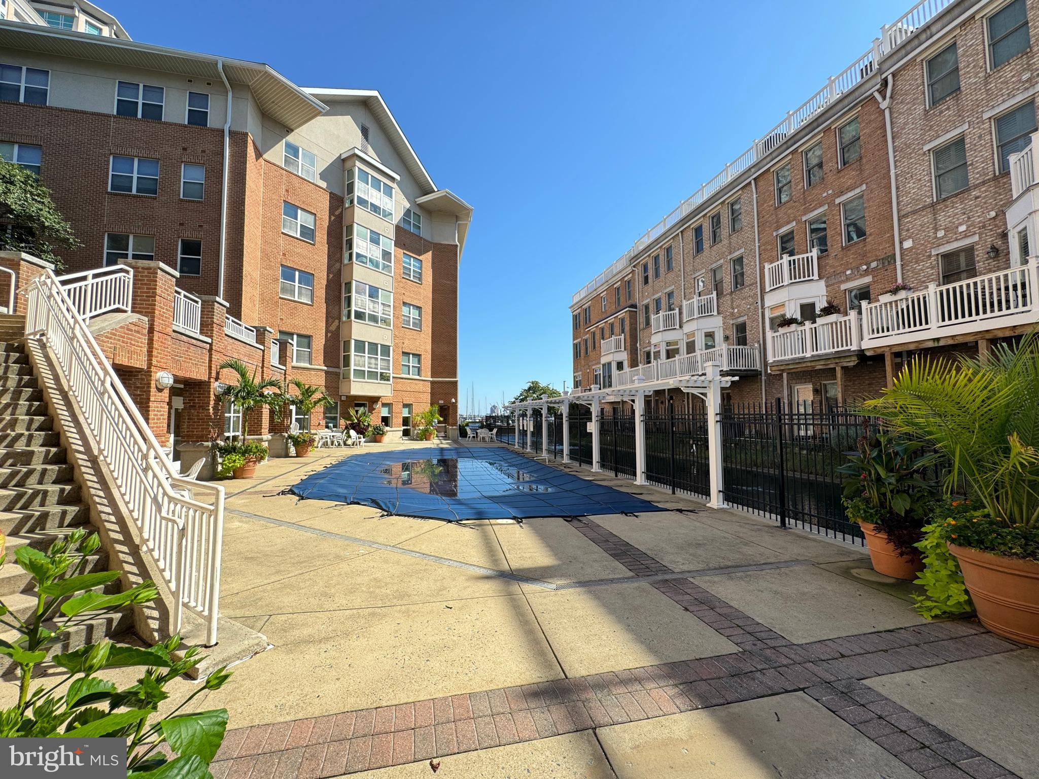 PIERSIDE AT HARBORVIEW - Residential Lease
