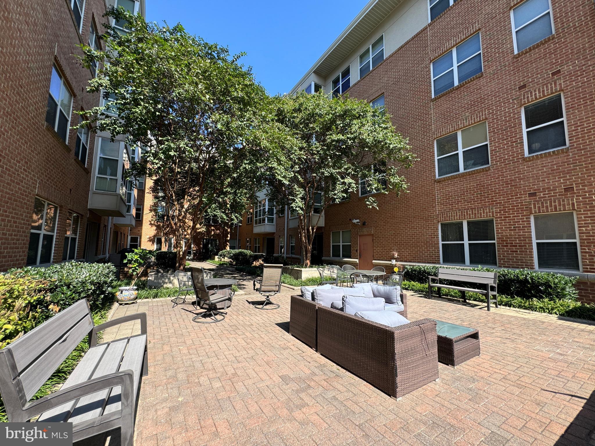 PIERSIDE AT HARBORVIEW - Residential Lease