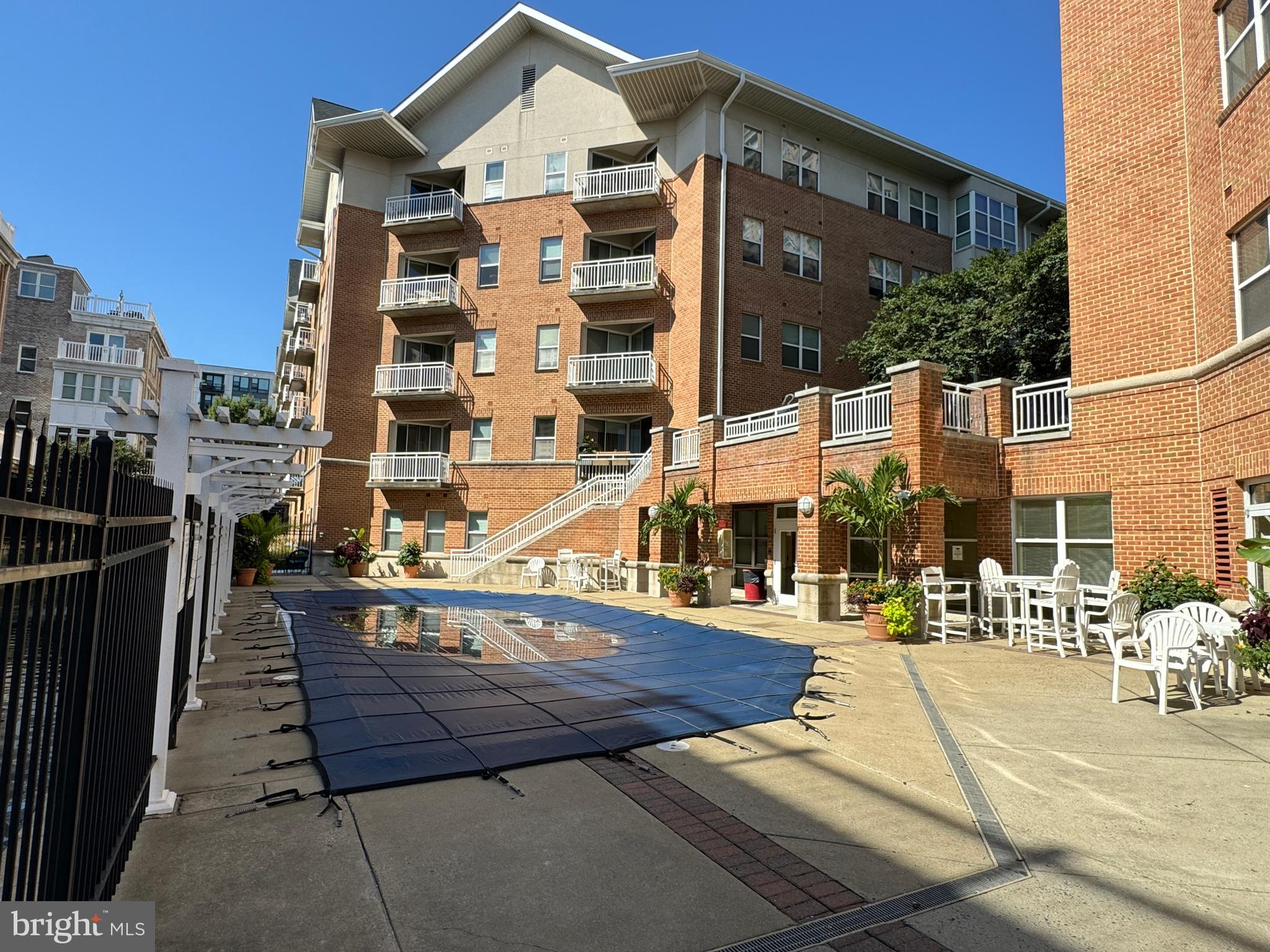 PIERSIDE AT HARBORVIEW - Residential Lease