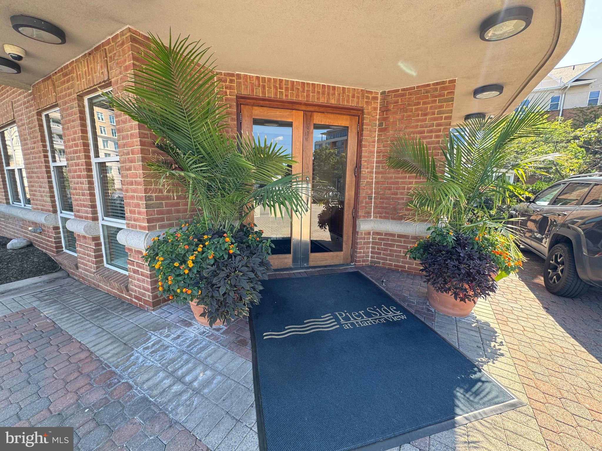 PIERSIDE AT HARBORVIEW - Residential Lease