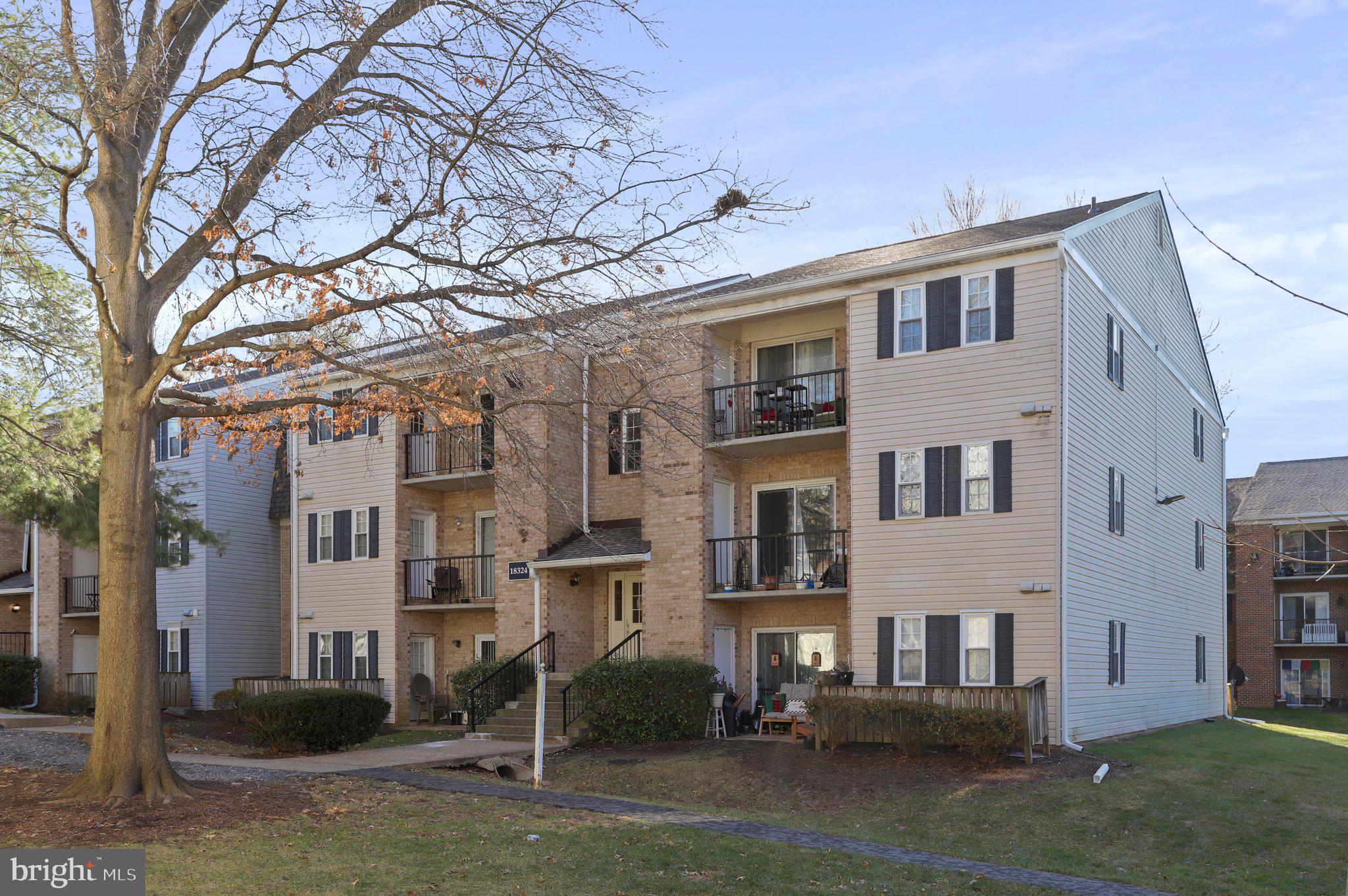 FLOWER HILL - Residential