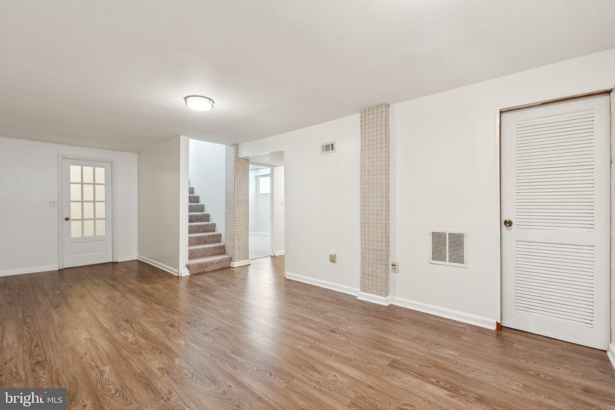 VIRGINIA HILLS - Residential