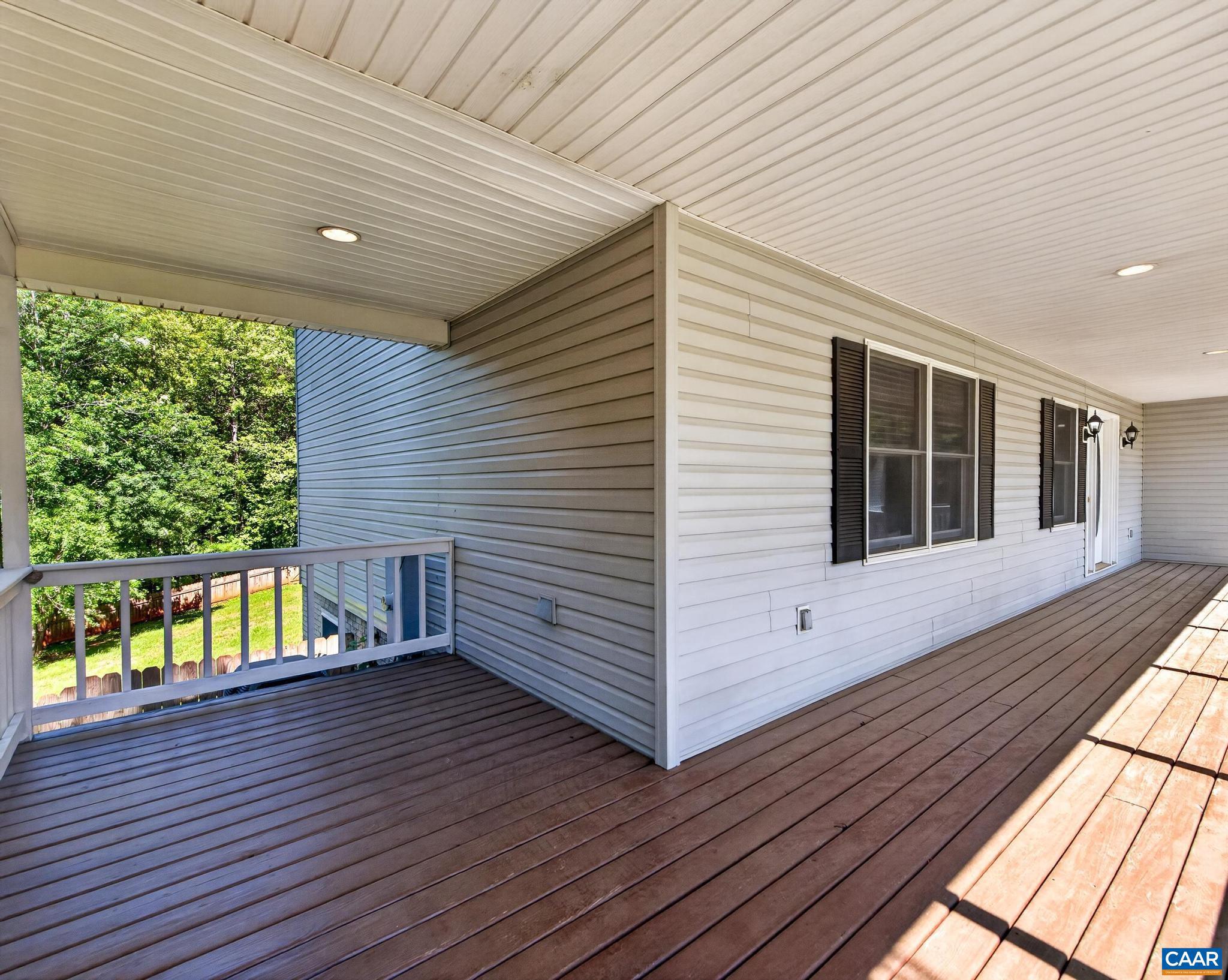 DEER LAKE ESTATES - Residential
