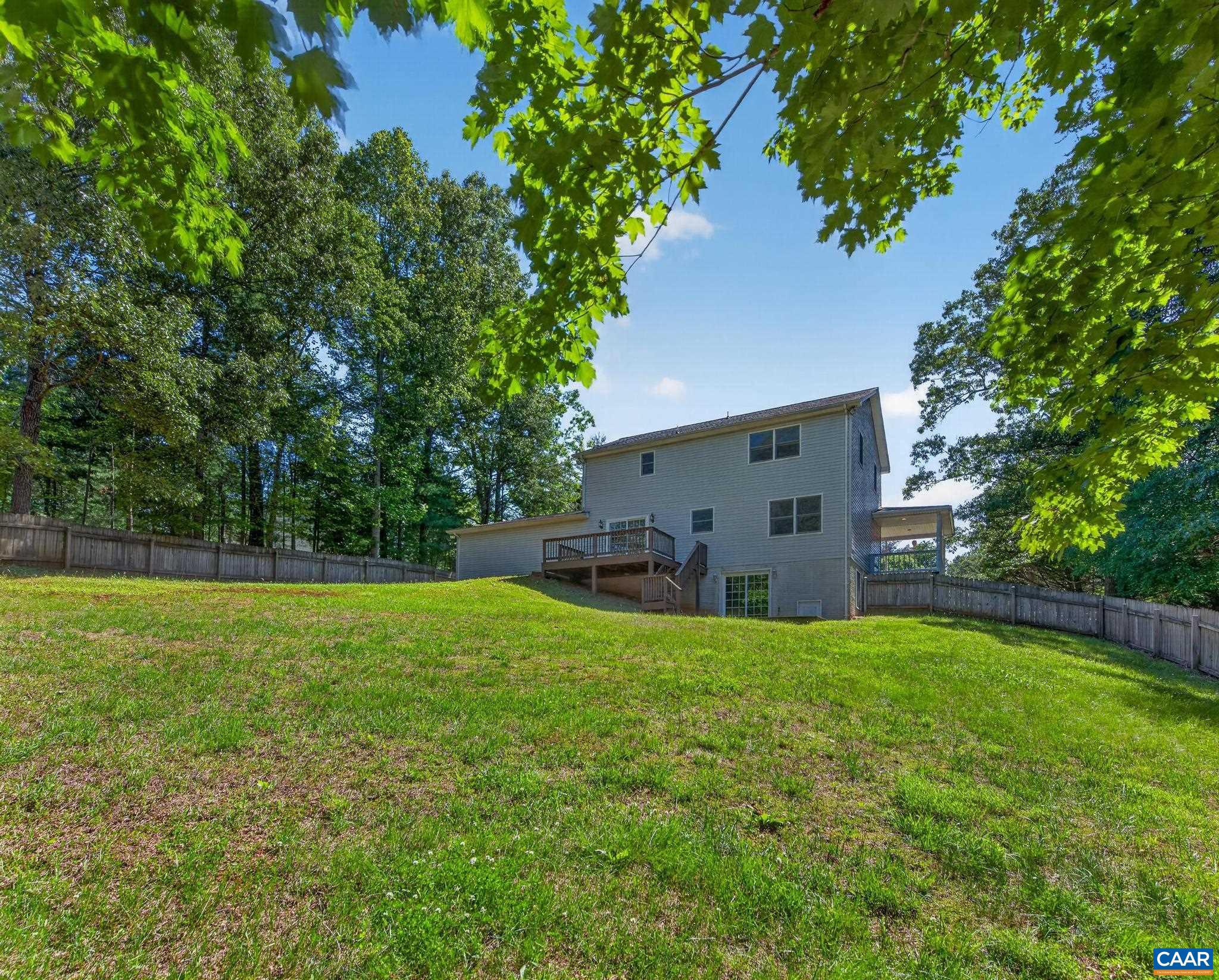 DEER LAKE ESTATES - Residential