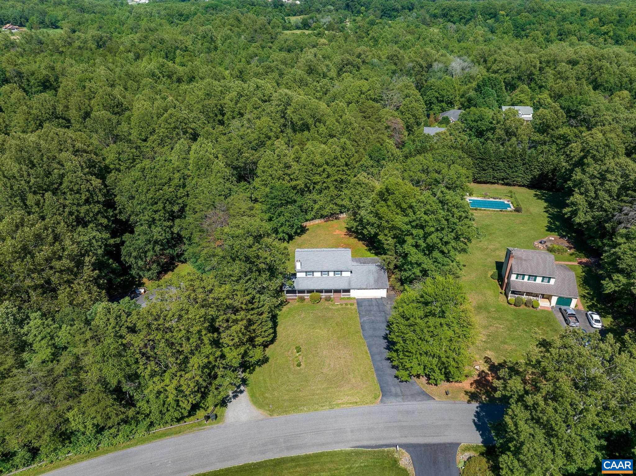 DEER LAKE ESTATES - Residential