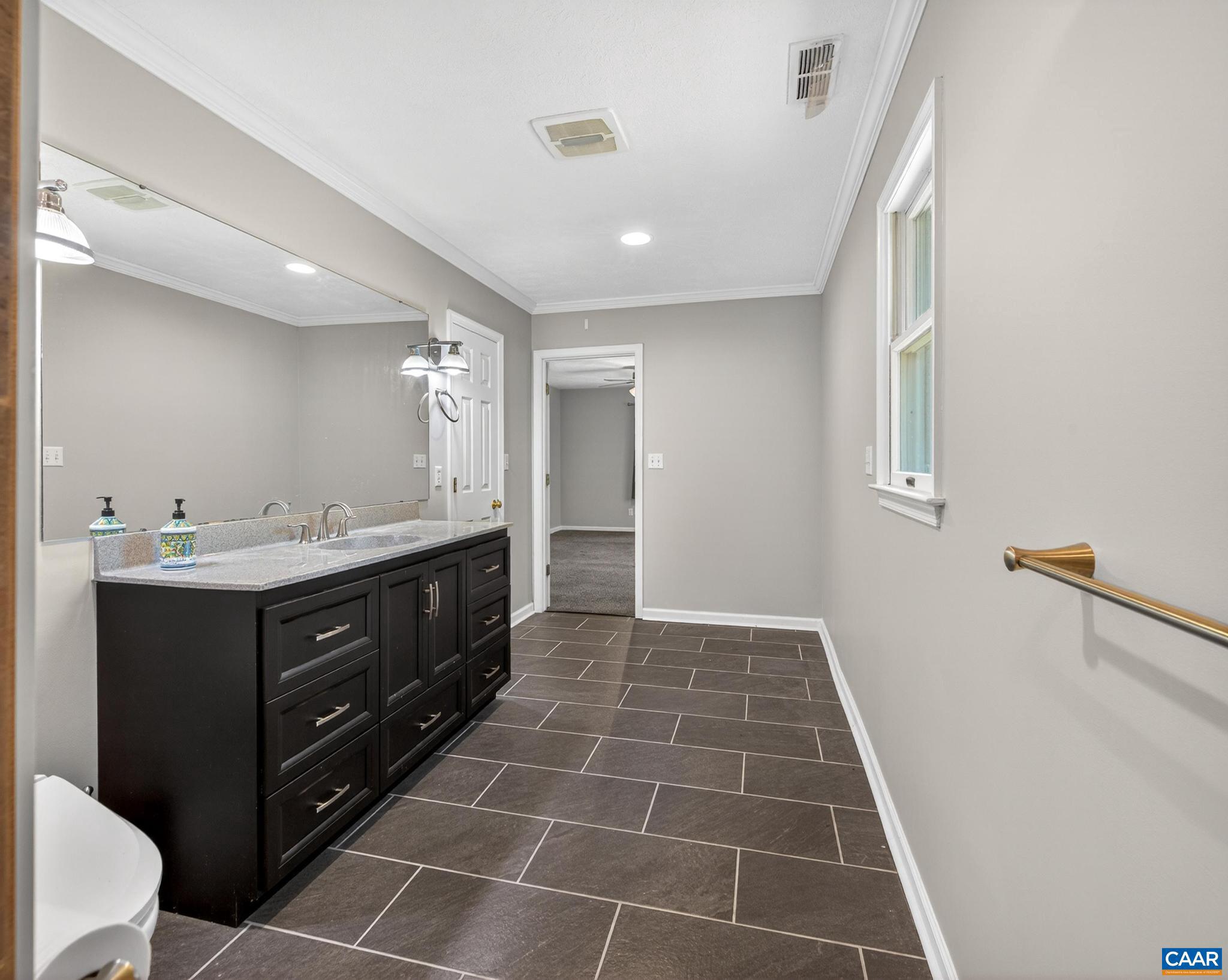 DEER LAKE ESTATES - Residential
