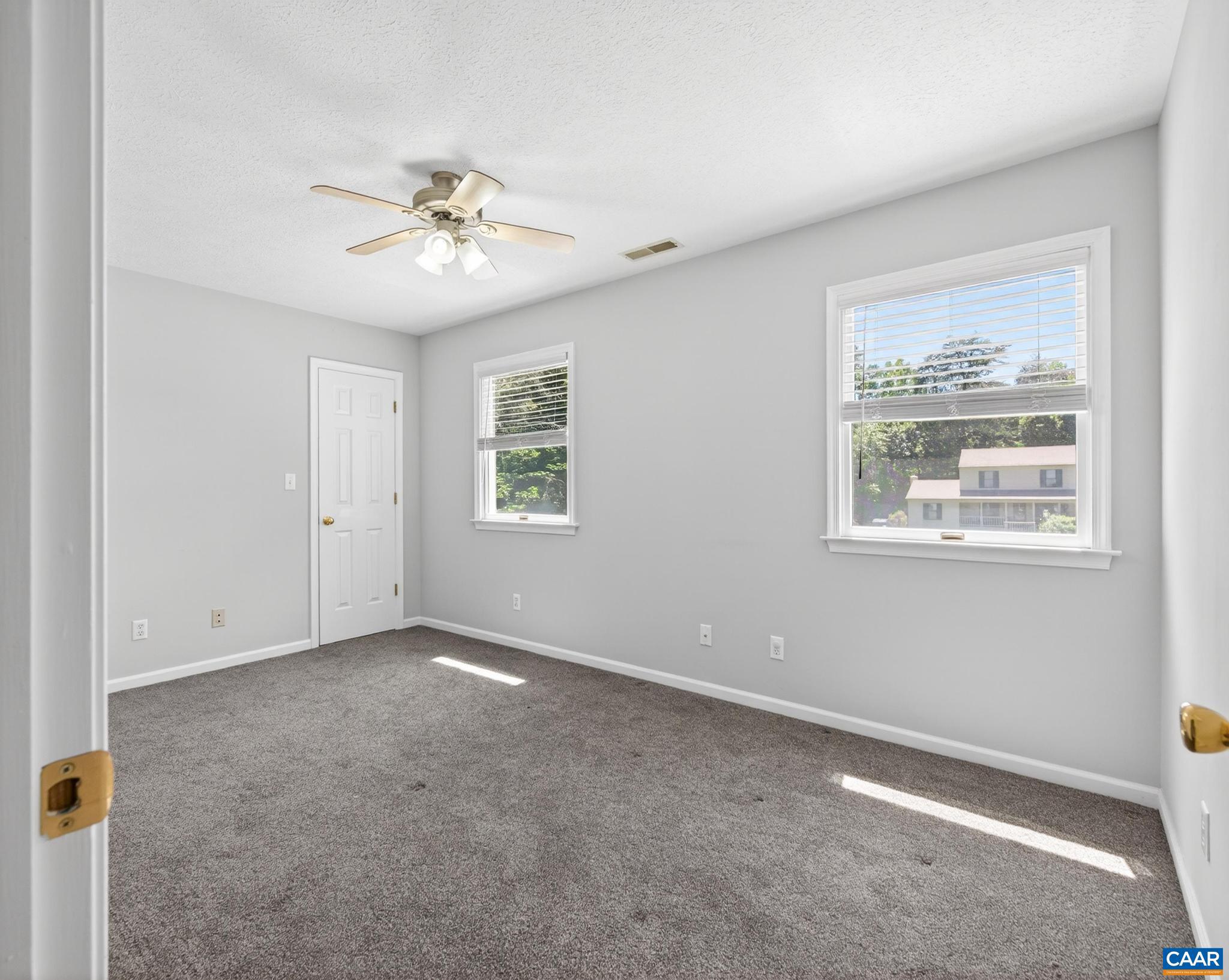 DEER LAKE ESTATES - Residential