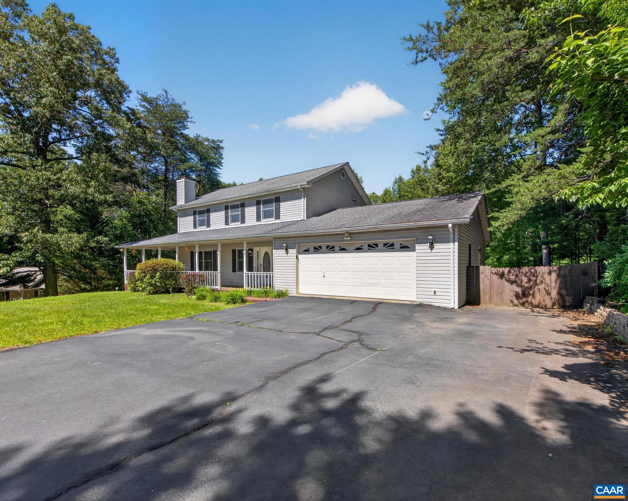 DEER LAKE ESTATES - Residential