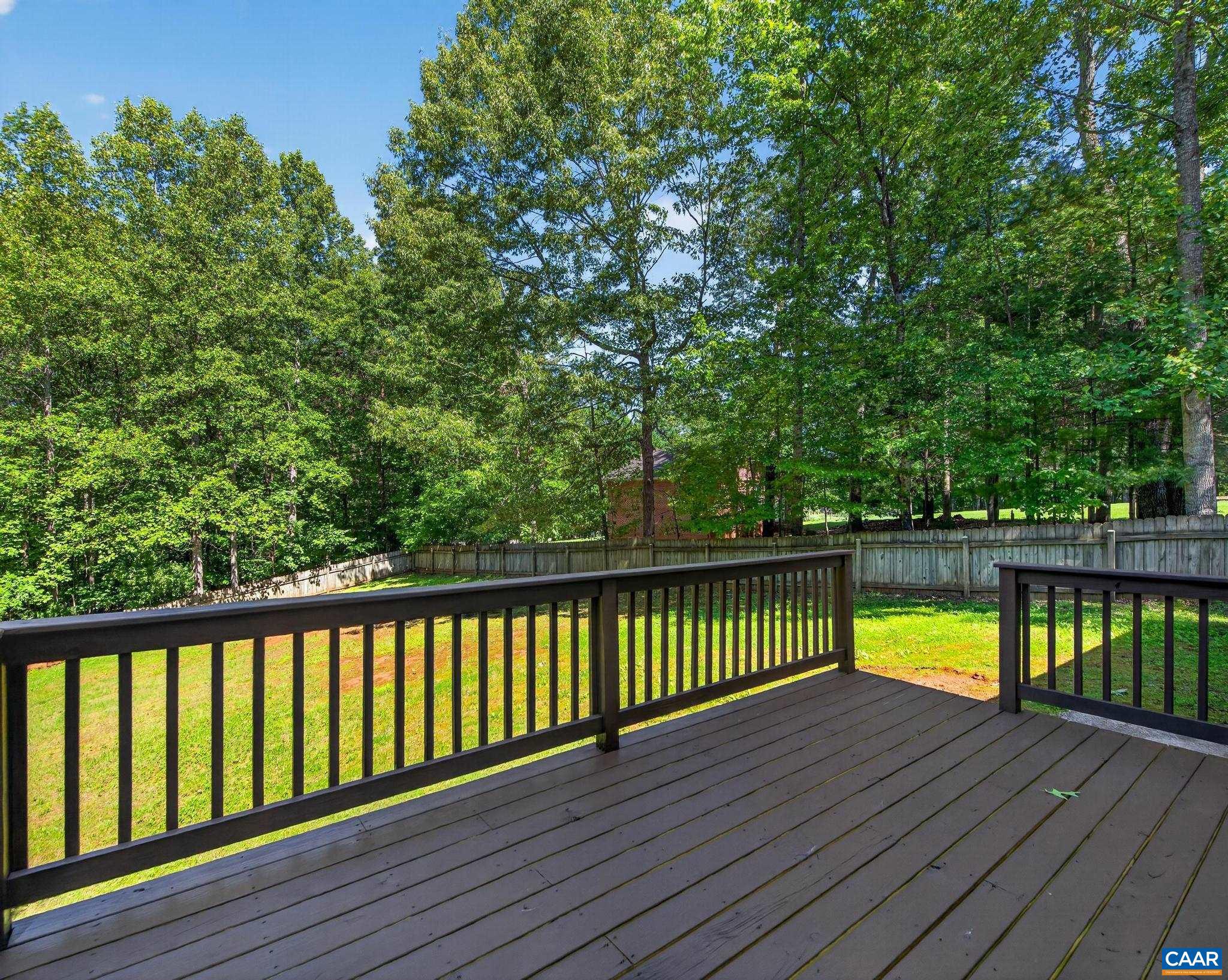 DEER LAKE ESTATES - Residential