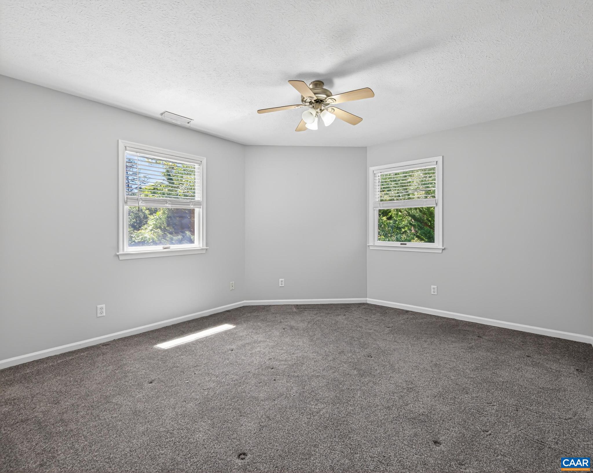 DEER LAKE ESTATES - Residential